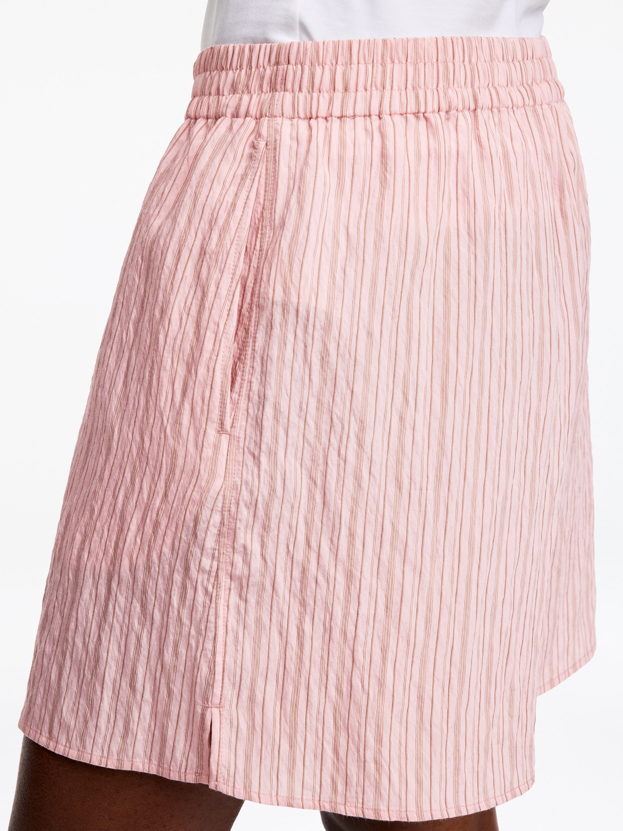 Relaxed Shorts - Pink/Striped - Relaxed fit - Women - StillMedia/Lookbook - 2