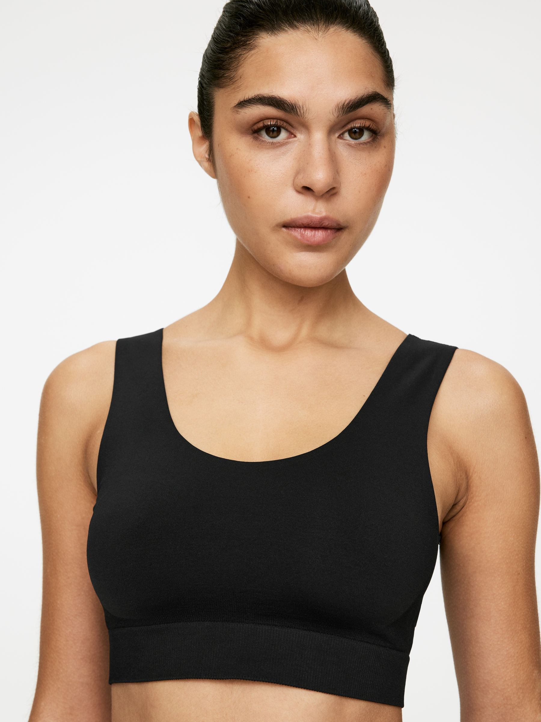 Seamless Sport Top - Black - Regular fit - Women - StillMedia/Lookbook - 10