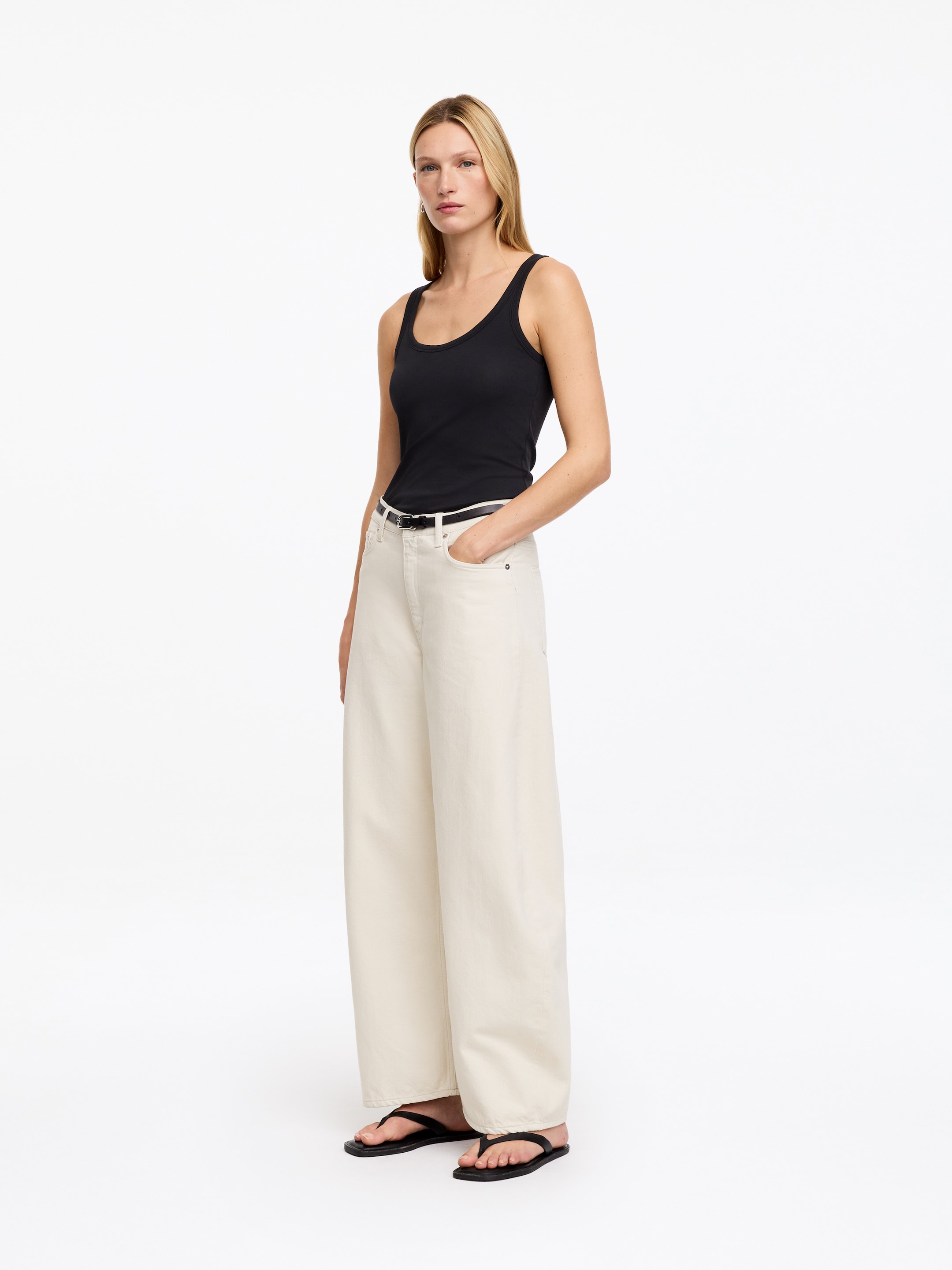 Peony Barrel Jeans - Off-white - Relaxed fit - women - StillMedia/Lookbook - 5