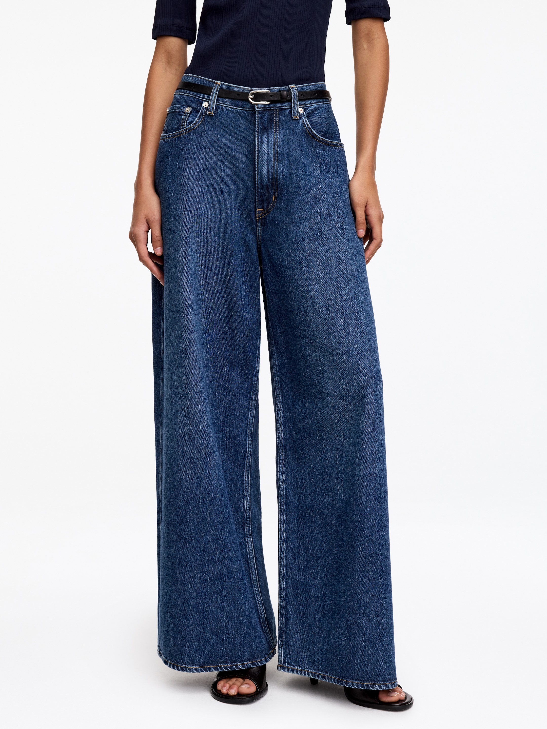 CEDAR Oversized Wide Jeans - Blue - Oversized - Women - StillMedia/Lookbook - 5