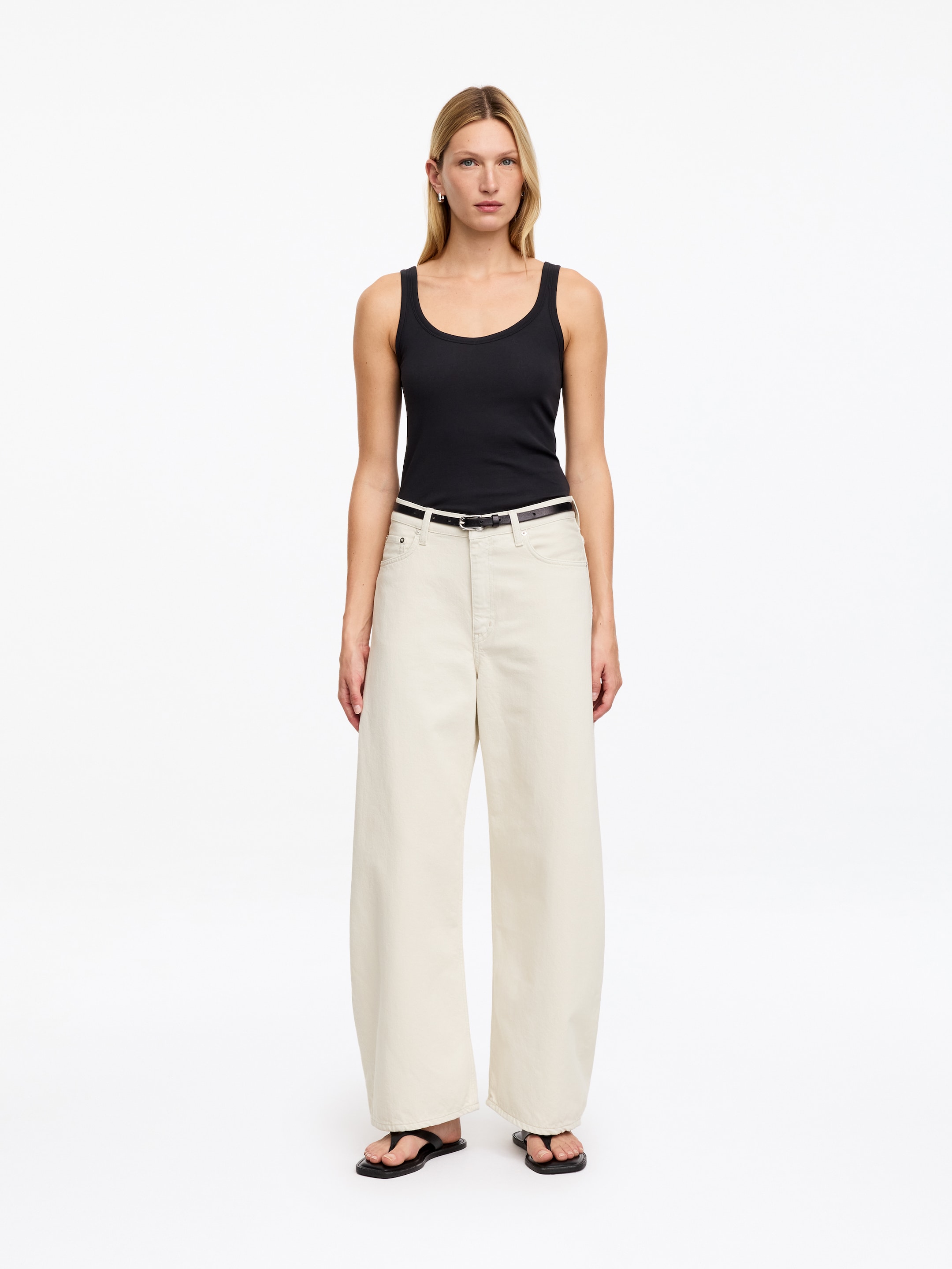 Peony Barrel Jeans - Off-white - Relaxed fit - women - StillMedia/Lookbook - 2
