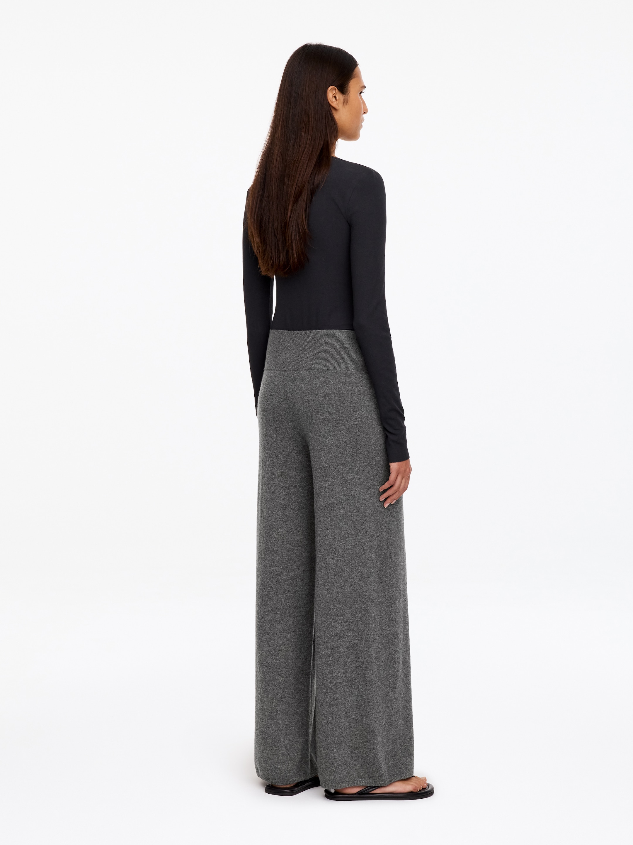 Cashmere Trousers - Grey - Regular fit - women - StillMedia/Lookbook - 4