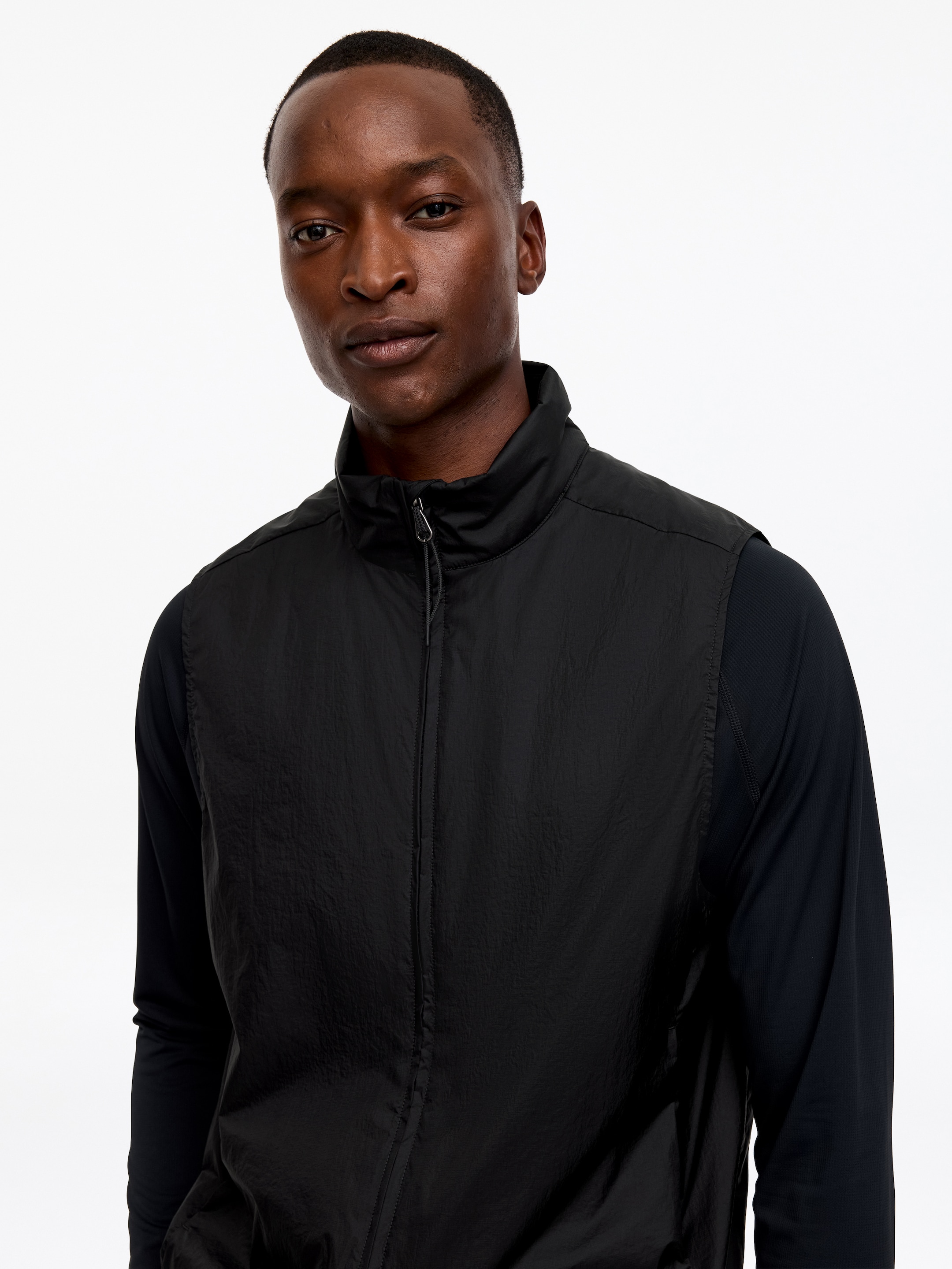 Chaleco de trail ARKET ACTIVE - Negro - Corte estándar - men - StillMedia/Lookbook - 7