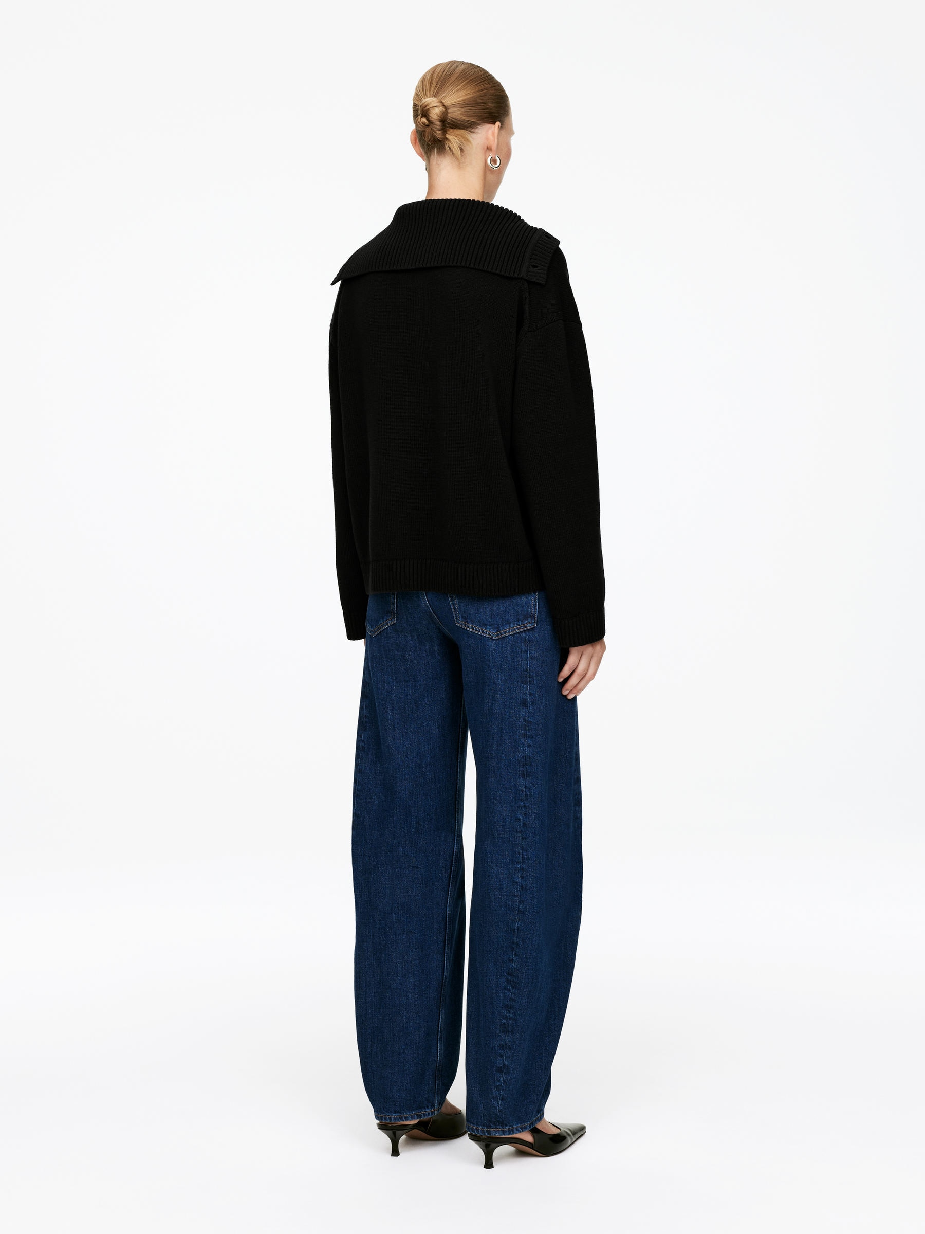 High-Neck Jumper - Black - Loose fit - Women - StillMedia/Lookbook - 4