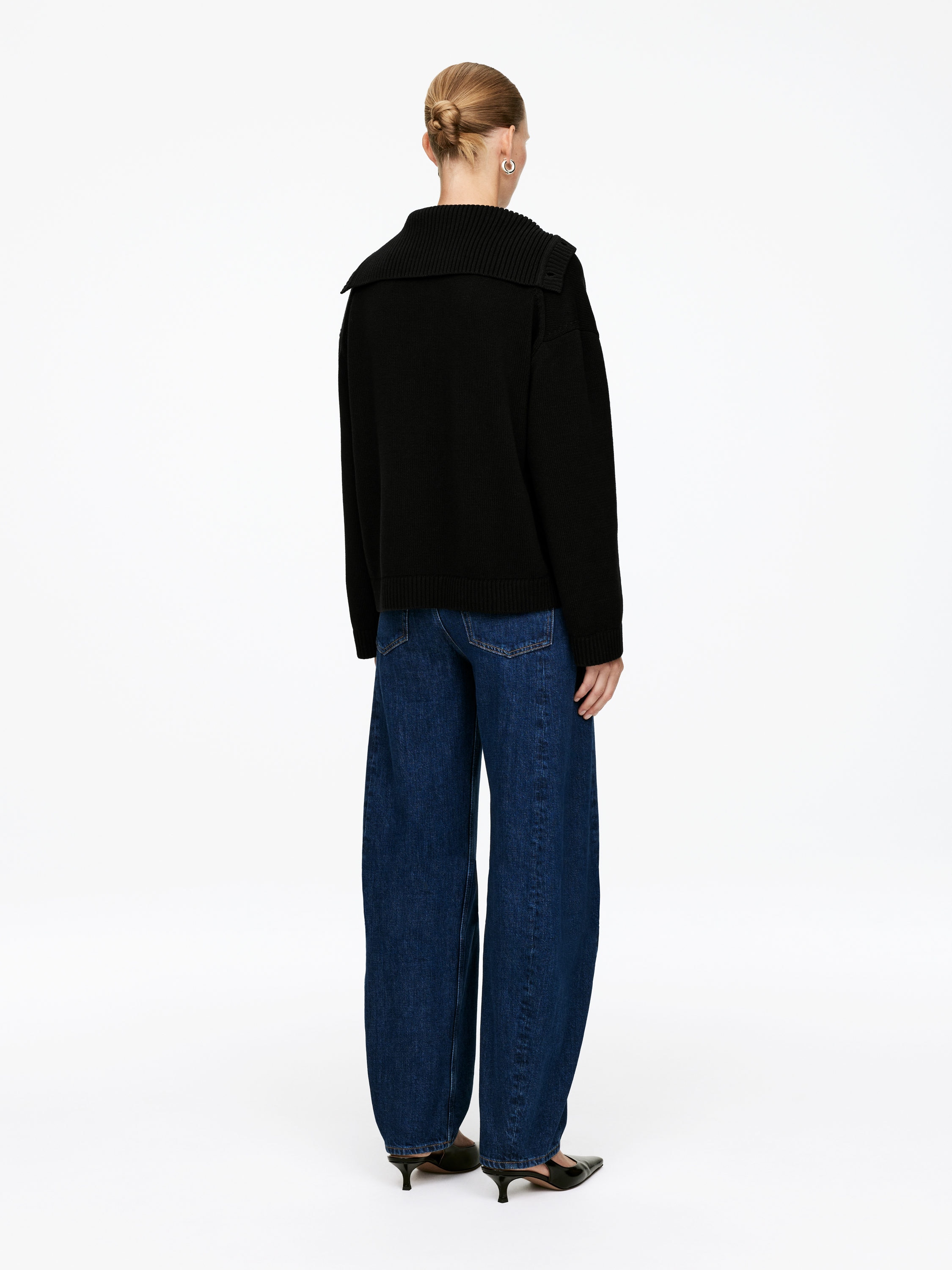 High-Neck Jumper - Black - Loose fit - Women - StillMedia/Lookbook - 4