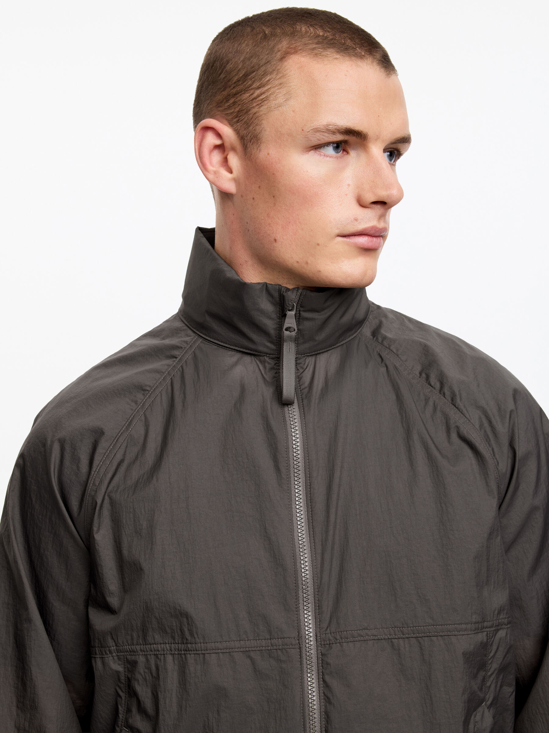 Minimal Windbreaker - Grey - Regular fit - Men - StillMedia/Lookbook - 5