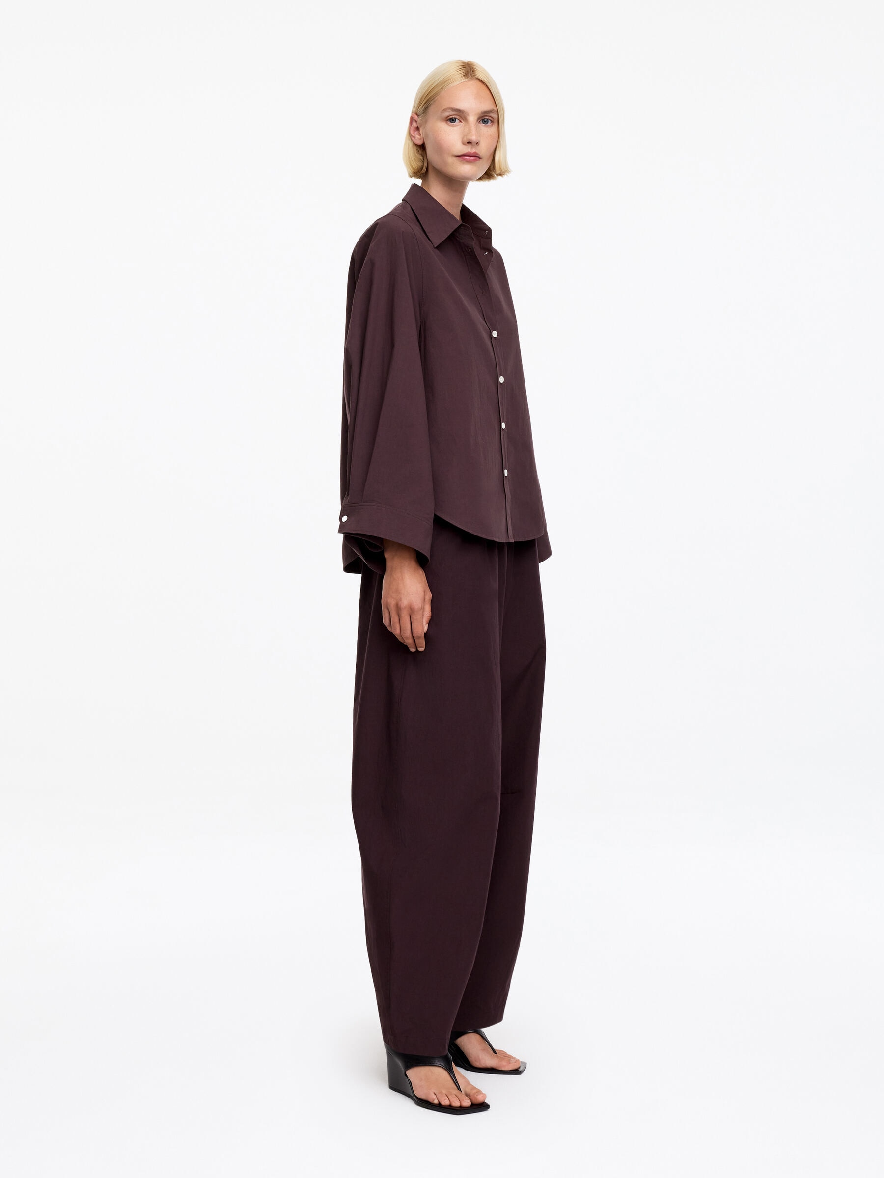 Volume-Sleeve Shirt - Dark Brown - Regular fit - Women - StillMedia/Lookbook - 2