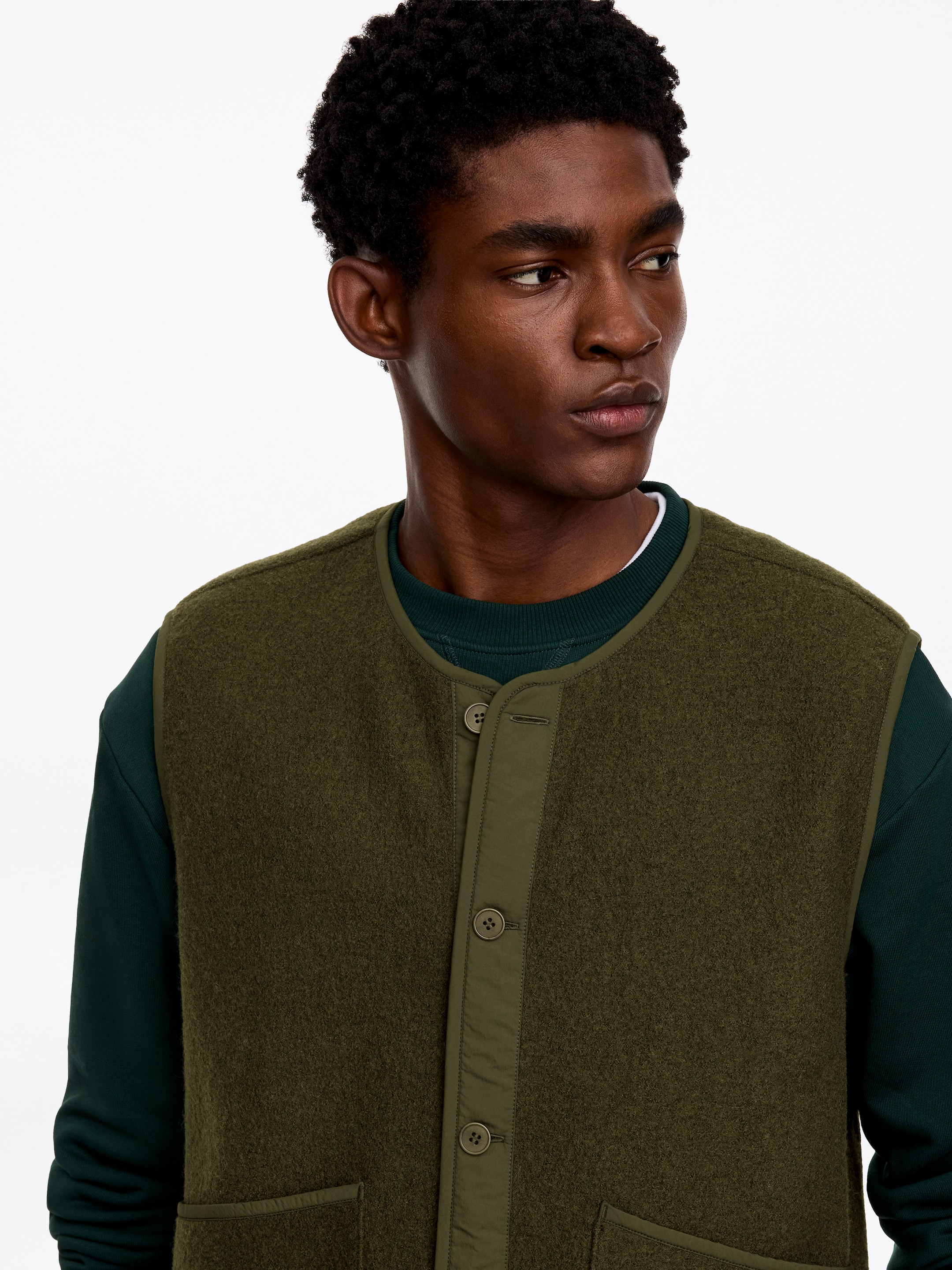2-in-1 Wool Vest - Green - Regular fit - men - StillMedia/Lookbook - 2