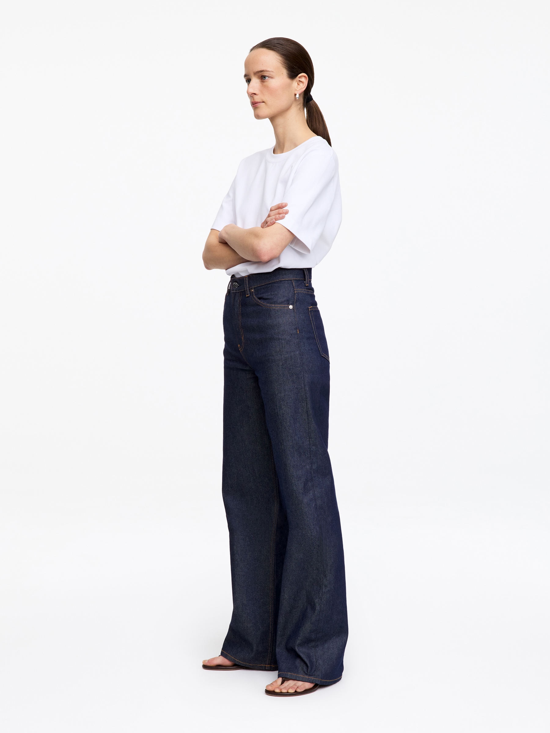 LUPINE Flared Jeans - Dark Blue - Women - StillMedia/Lookbook - 10