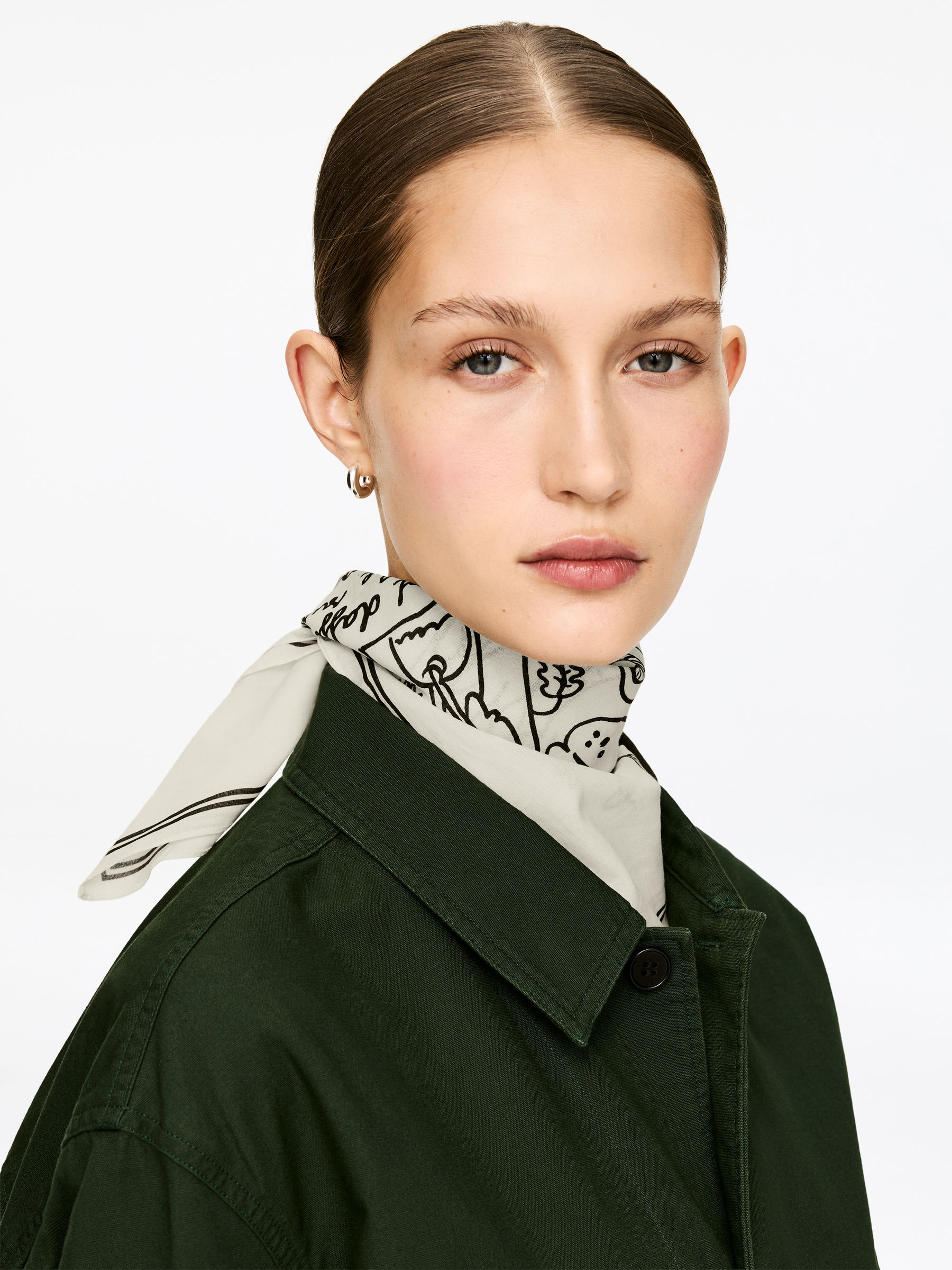 ARKET CAFÉ Bandana - Off White/Black - Café - StillMedia/Lookbook - 5