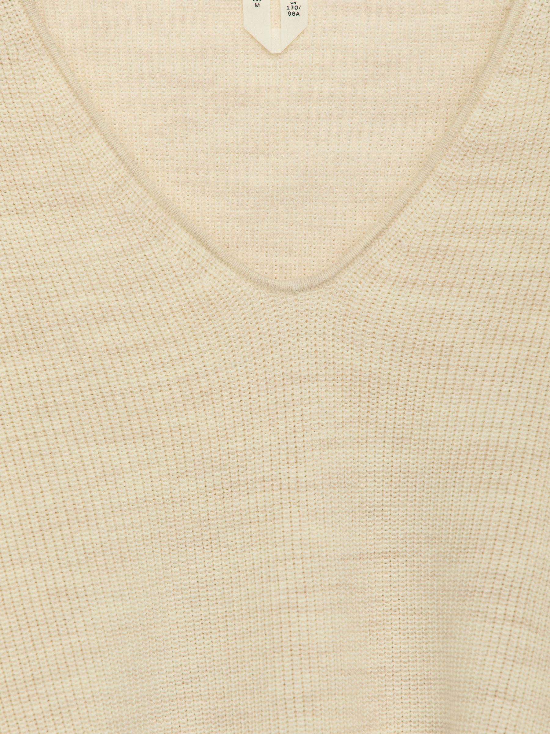 Jersey con cuello en V en lana y algodón - Blanco roto - Corte estándar - Women - StillMedia/DescriptiveDetail - 1