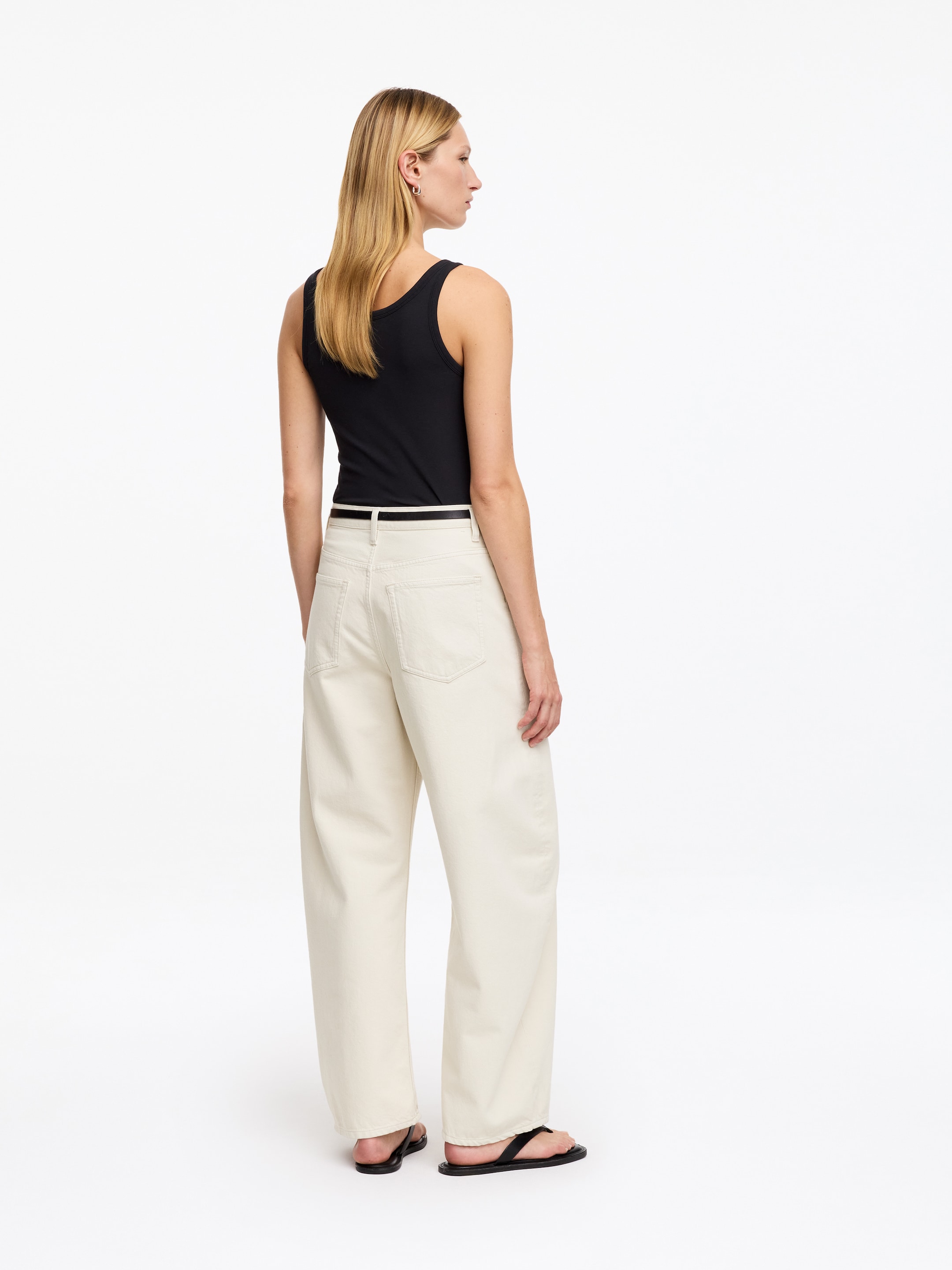 Peony Barrel Jeans - Off-white - Relaxed fit - women - StillMedia/Lookbook - 4