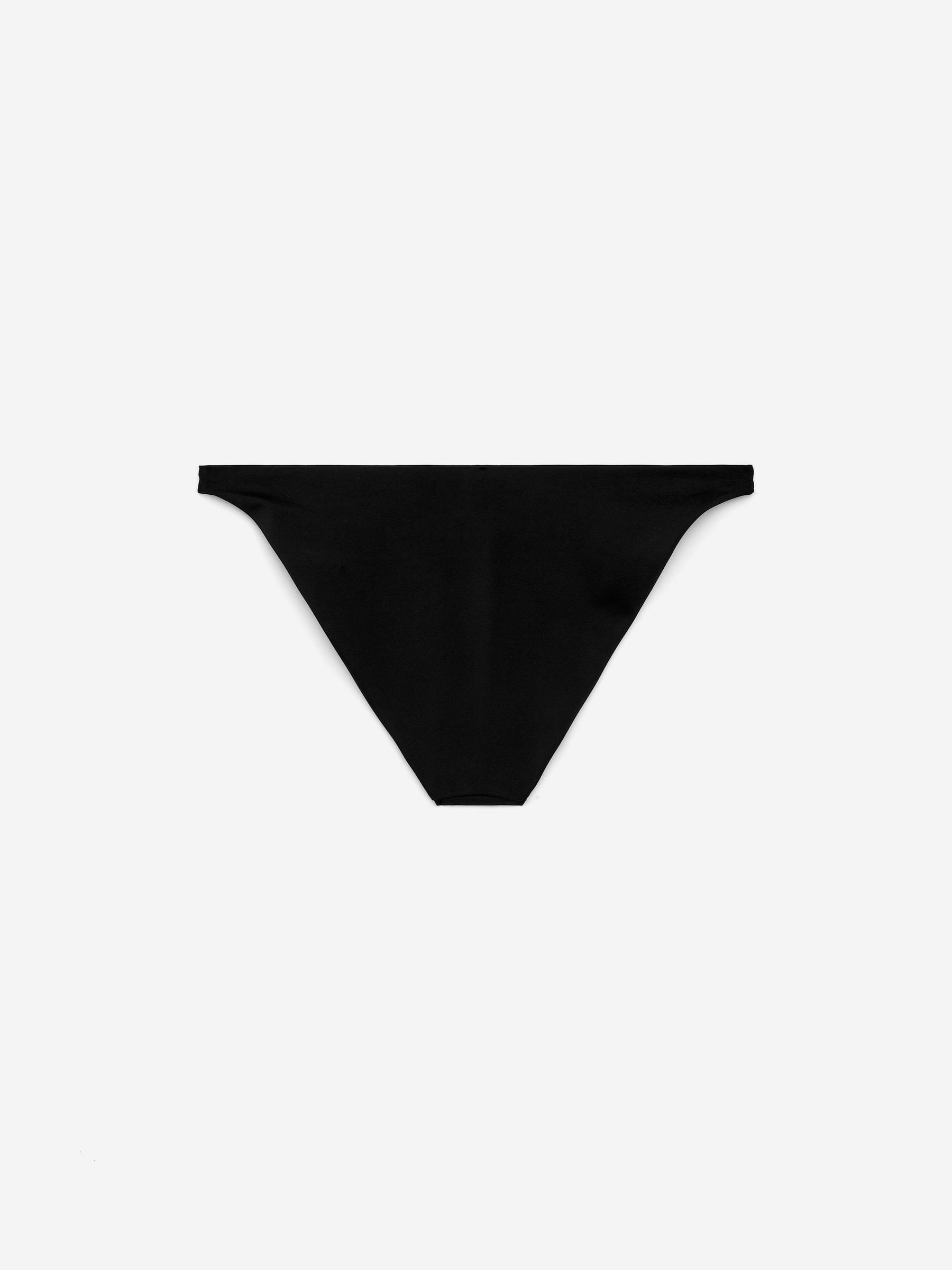 Low-Waist Bikini Briefs - Black - Women - StillMedia/DescriptiveStillLife - 3