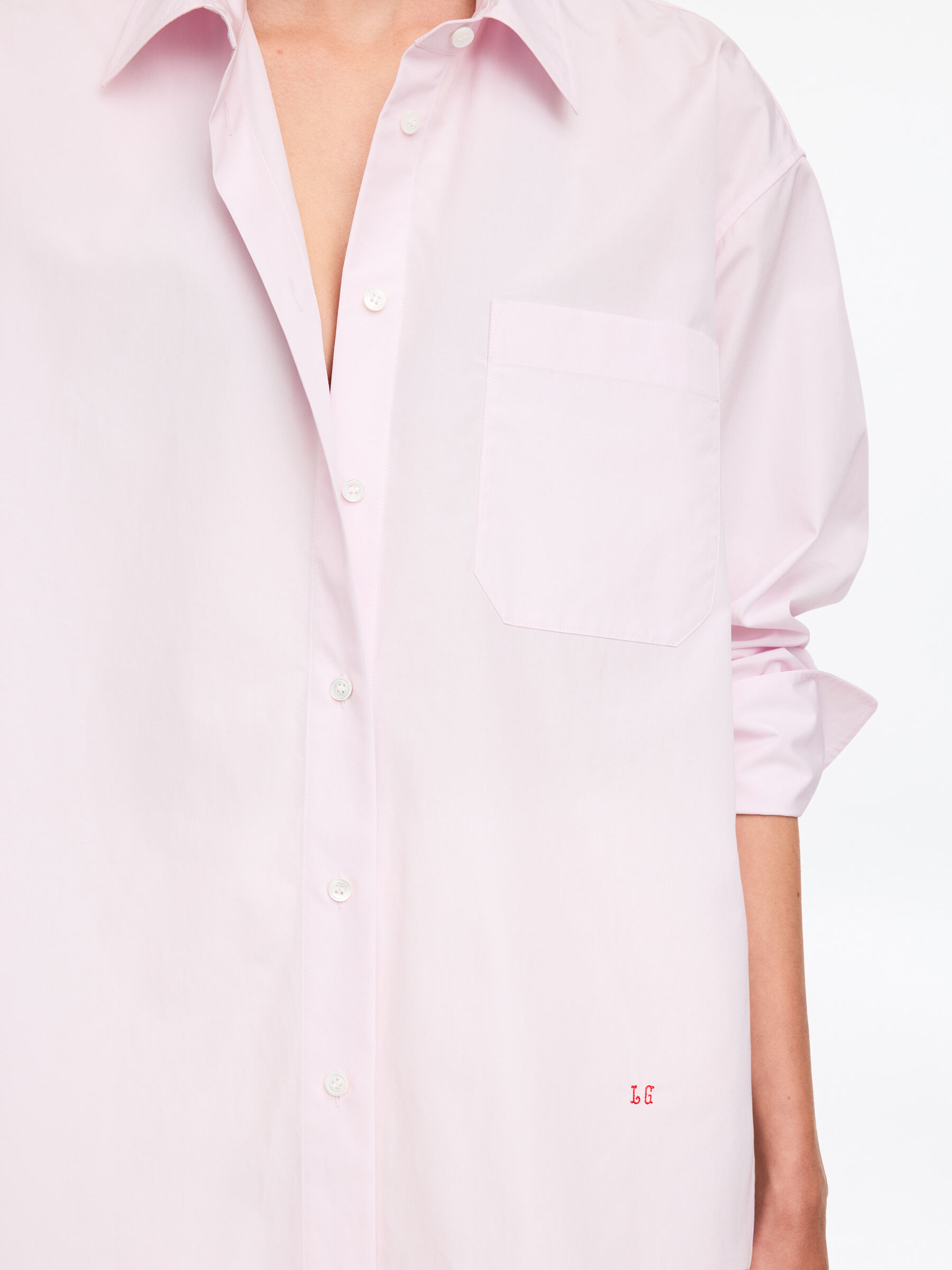 ARKET and Laila Gohar | Skjorta i bomullspoplin - Ljusrosa - Loose fit - Women - StillMedia/Lookbook - 9