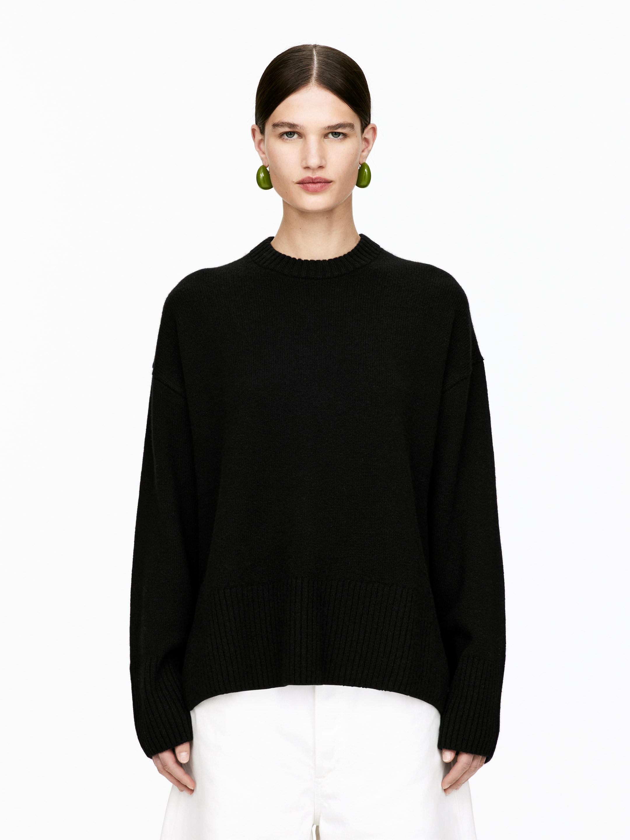Visa större bild: Tröja i kashmir och ull med lös passform - Svart - DAM | H&M SE 1