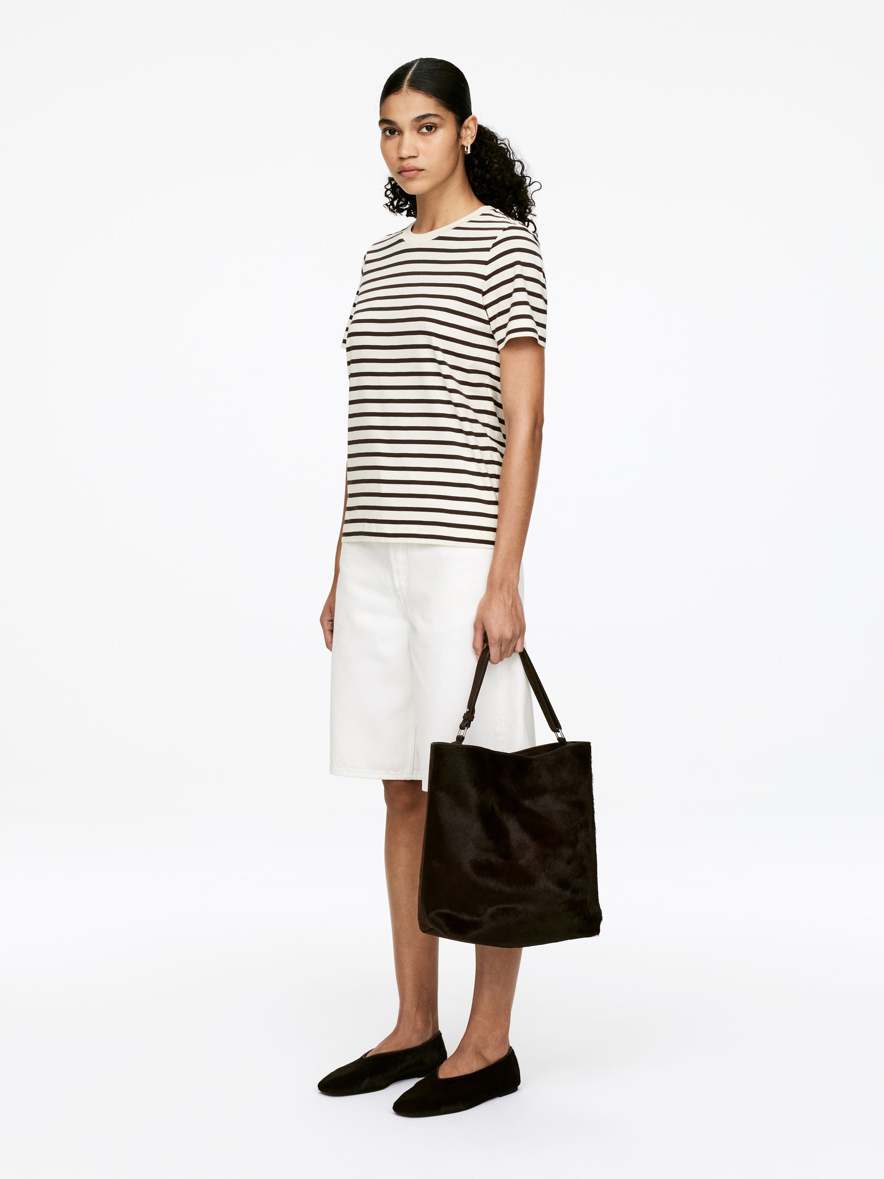 LILY Signature T-Shirt - Brown/Off White - Regular fit - Women - StillMedia/Lookbook - 4