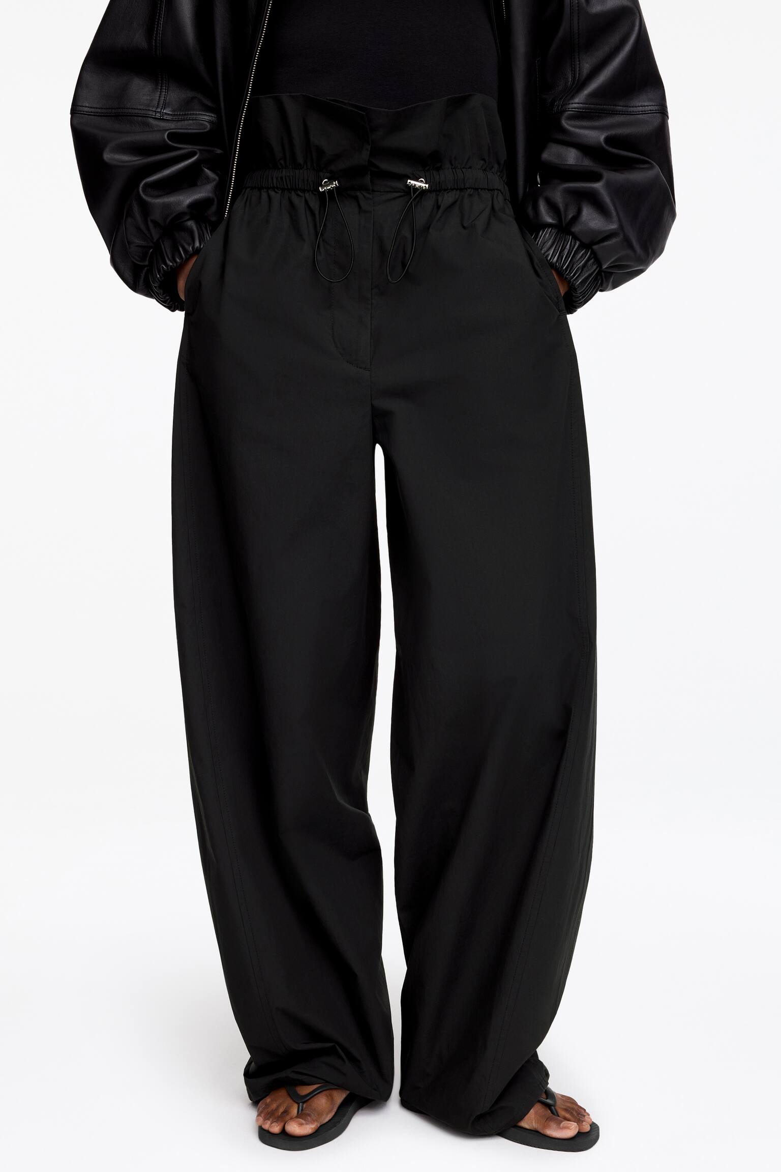 Kalhoty s pasem ve stylu paperbag - Černá - 3