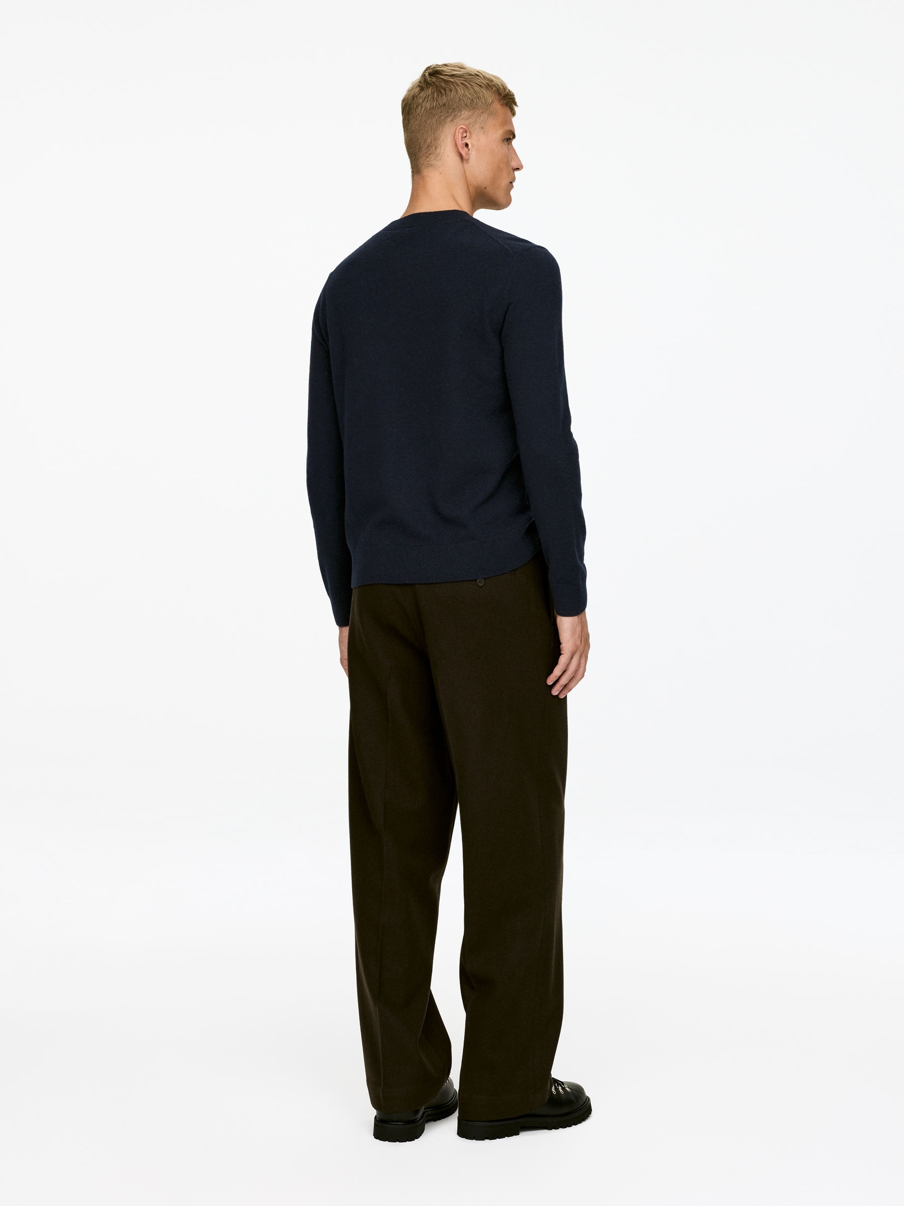 Pull en pur cachemire à col rond - Bleu foncé - Regular fit - Homme - StillMedia/Lookbook - 3