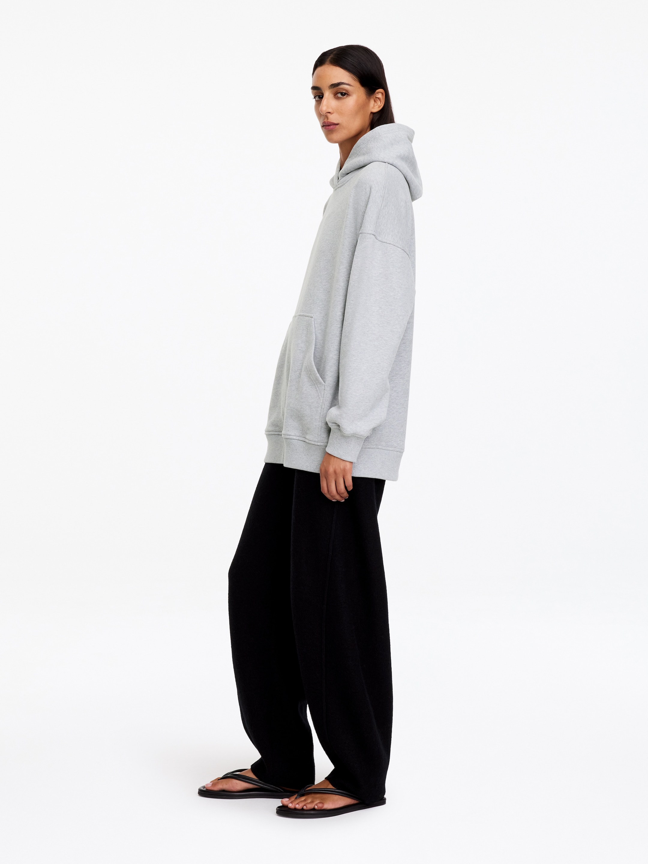 Kapuzenpullover aus angerautem French Terry - Graumeliert - Regular Fit - women - StillMedia/Lookbook - 2