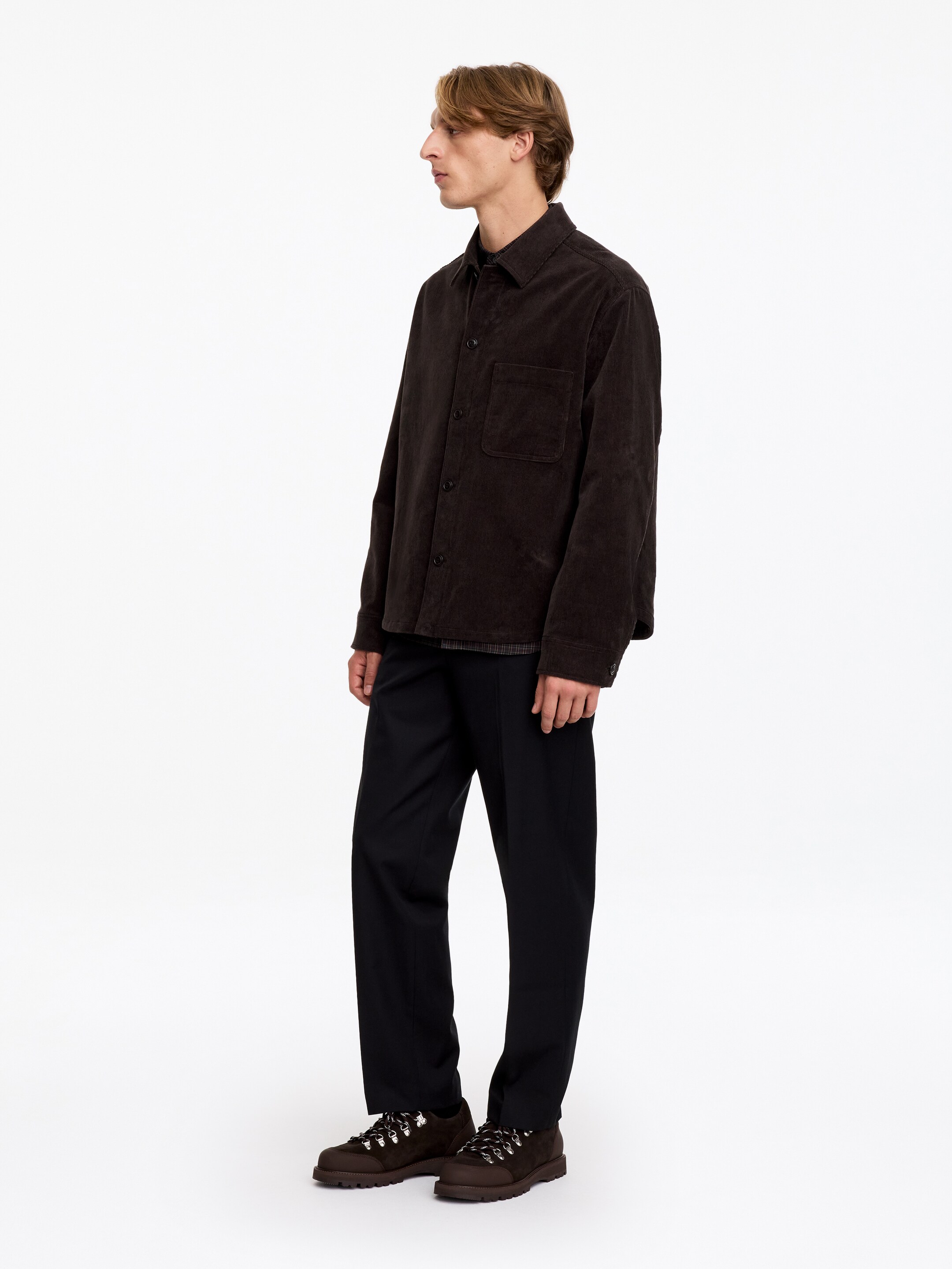 Needlecord Overshirt - Brown - Regular fit - men - StillMedia/Lookbook - 4