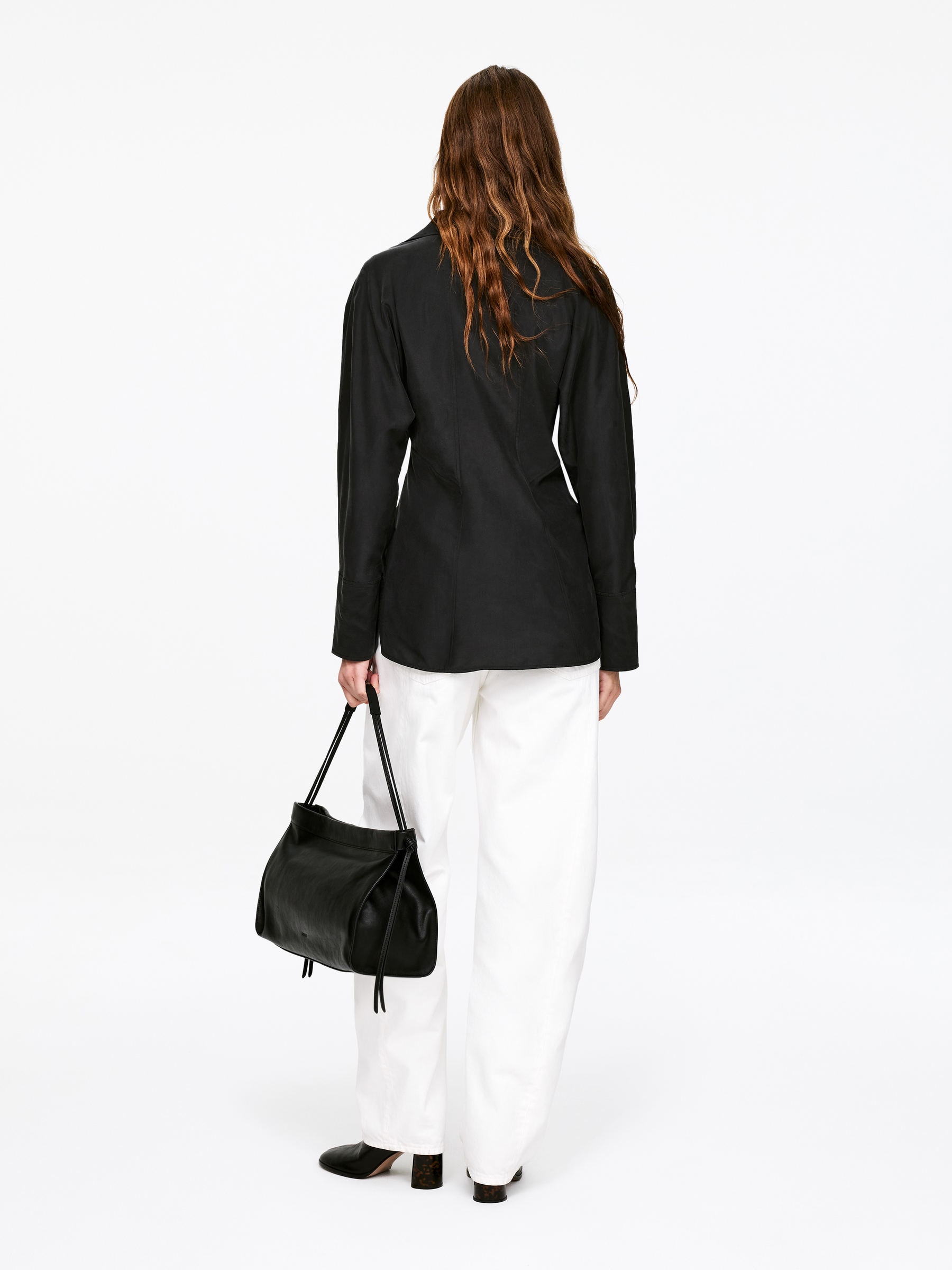 Fitted Silk Shirt - Black - Slim fit - Women - StillMedia/Lookbook - 4