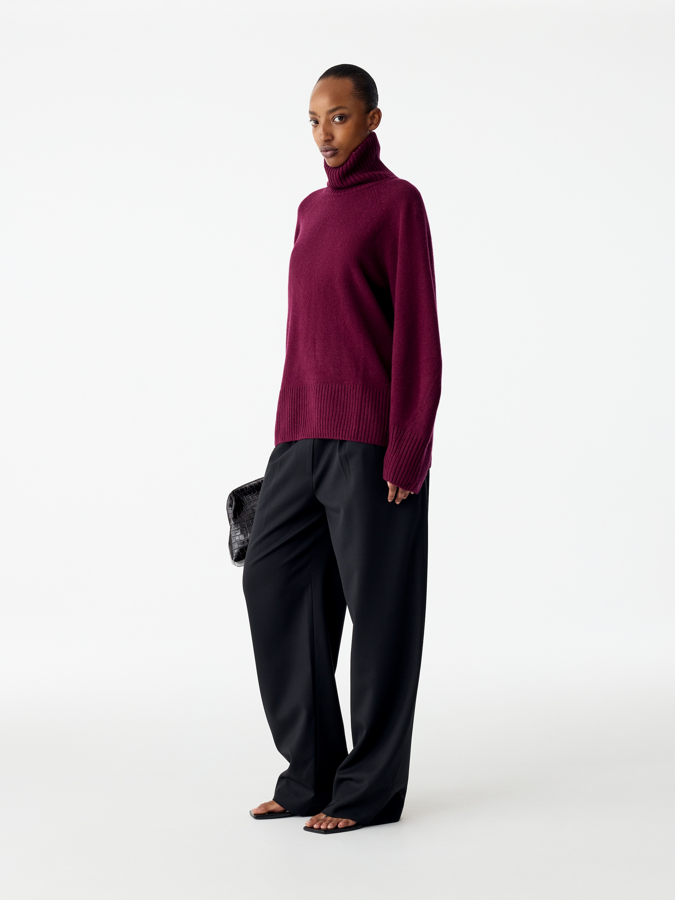 Maglione a collo alto in puro cashmere - Rosso scuro - Loose fit - women - StillMedia/Lookbook - 7