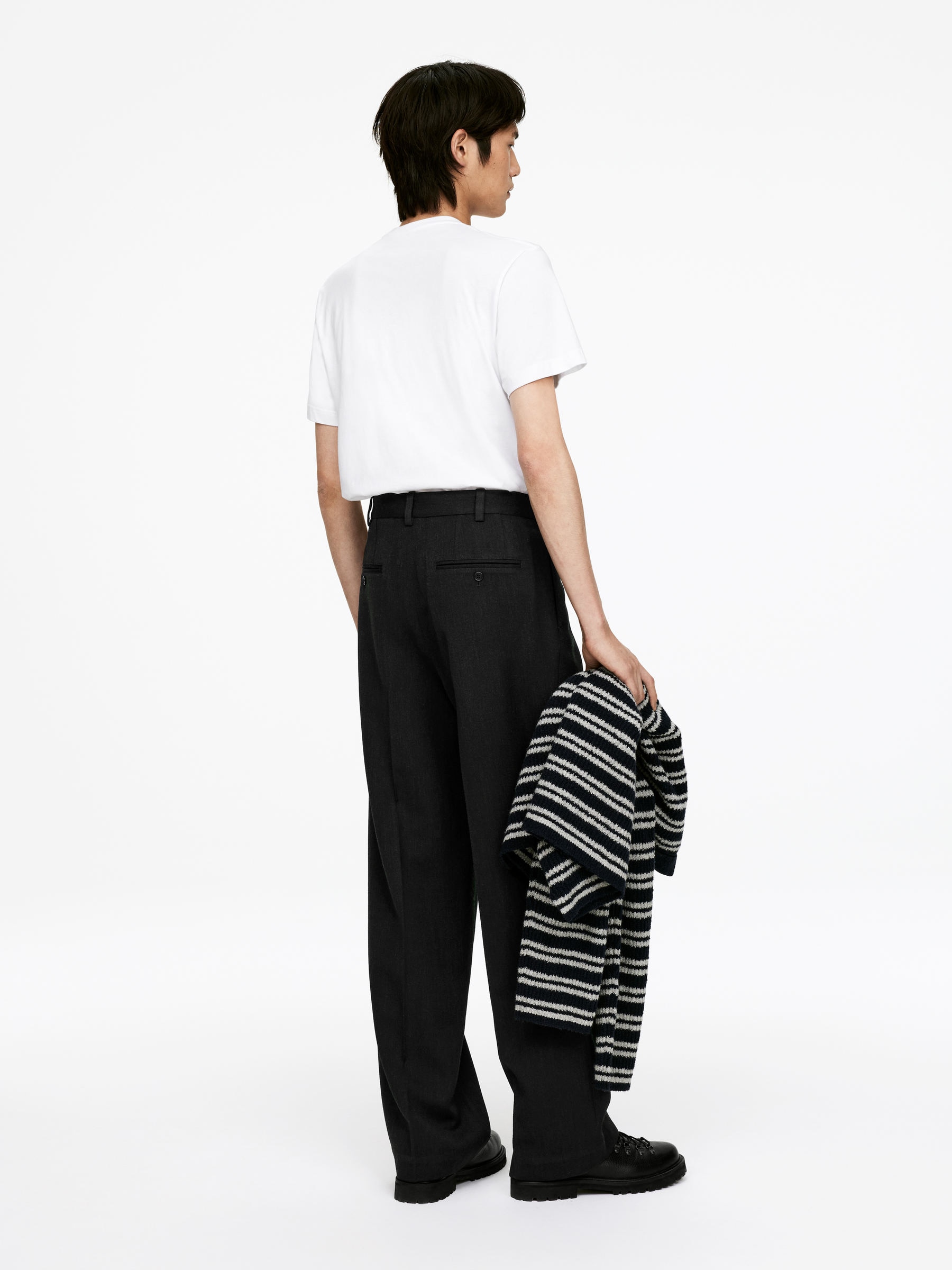 Loose Fit Wool Trousers - Dark Grey - Loose fit - Men - StillMedia/Lookbook - 5