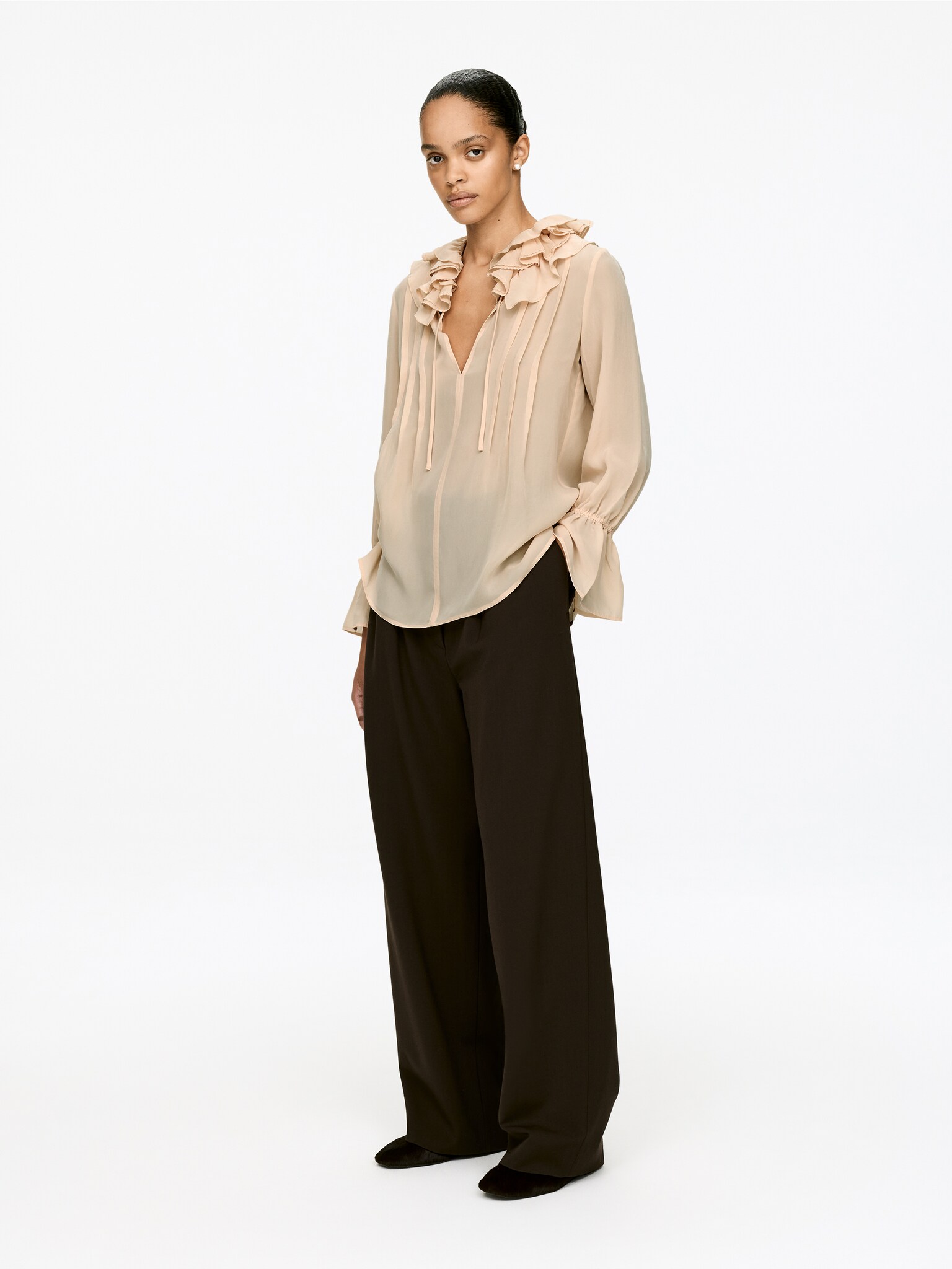 Frill-Collar Blouse - Beige/Black - 6