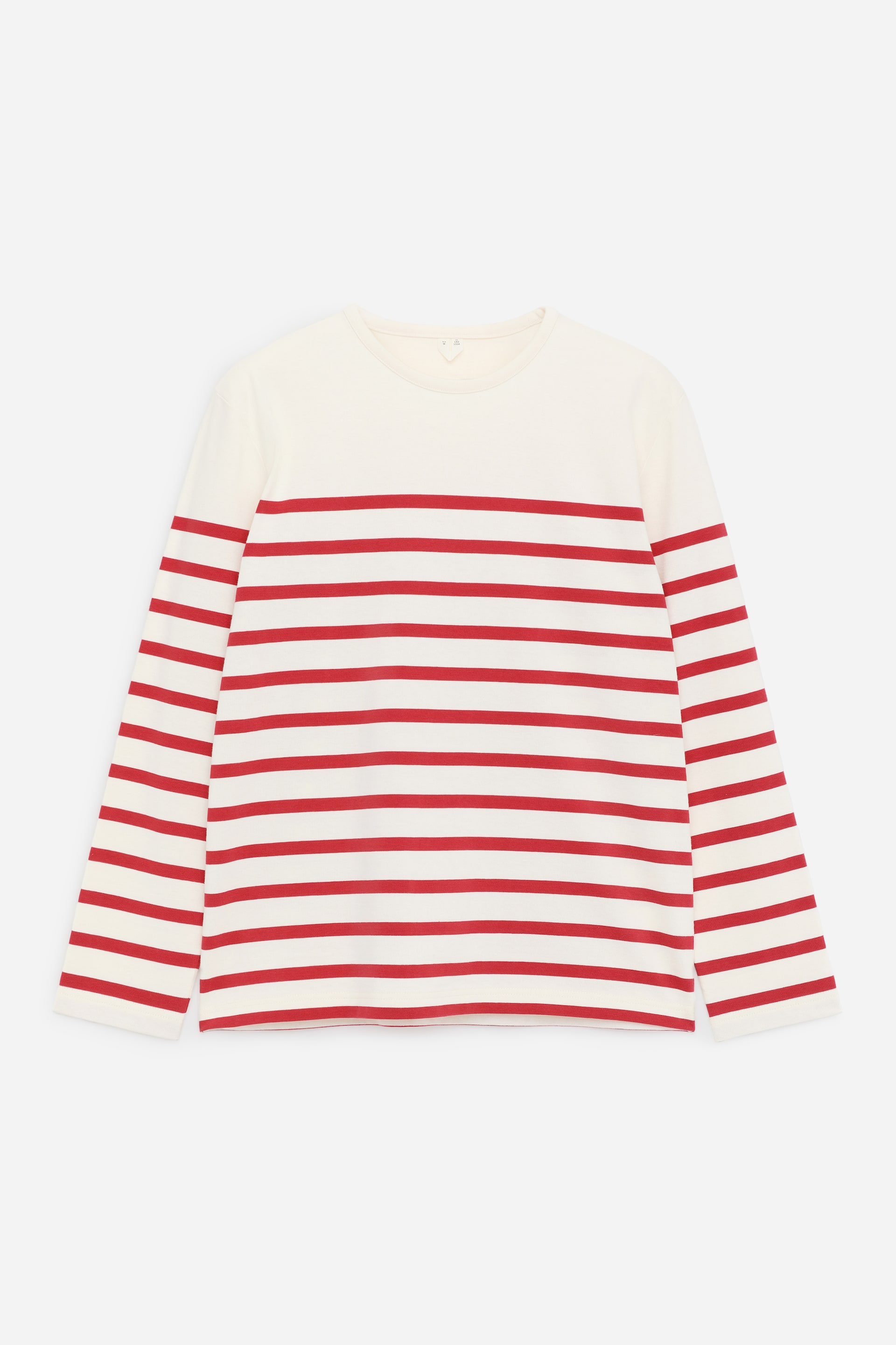Agrandir l'image: Un T-shirt à manches longues présente sa vue de FACE, avec un col rond et un haut de corps couleur crème. Des rayures horizontales rouges s'étendent sous la poitrine jusqu'au bas du torse et le long des manches longues.
