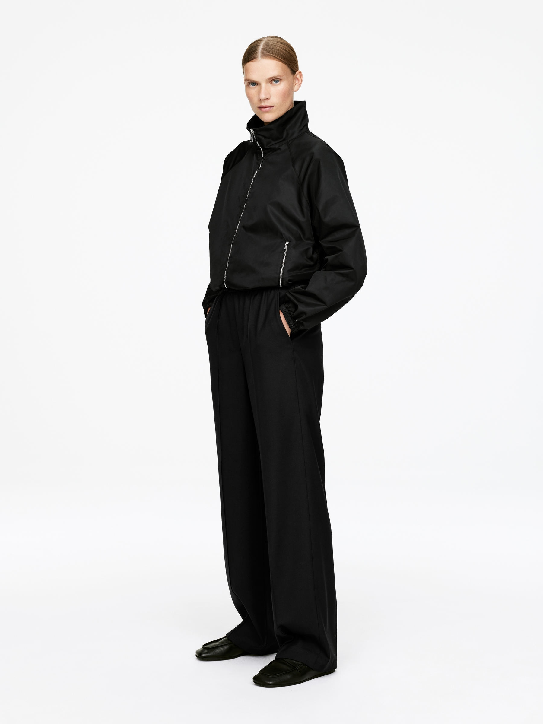 Elastic Waist Tailored Trousers - Black - Relaxed fit - Women - StillMedia/Lookbook - 3