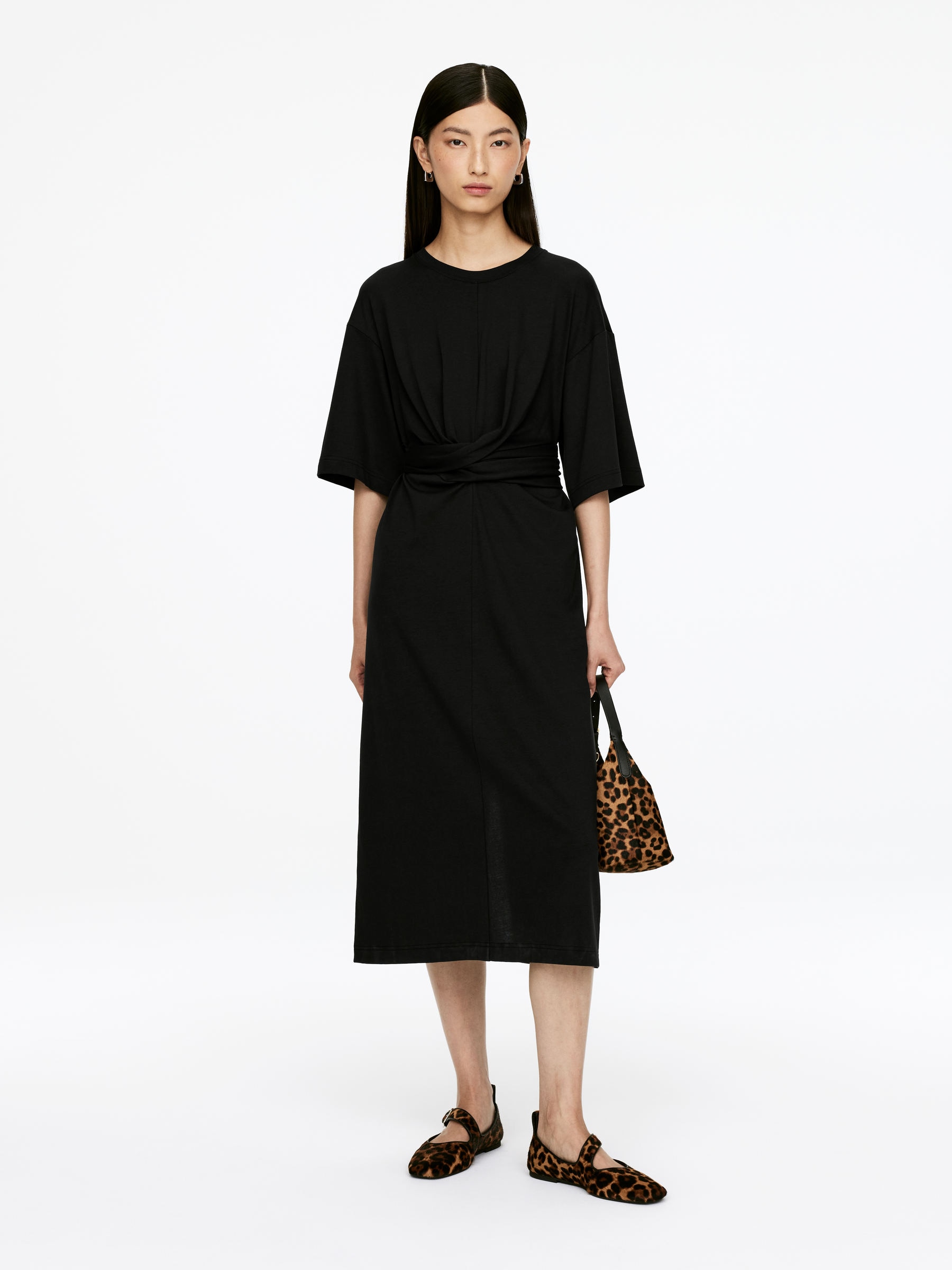 Vestido camiseta de corte midi - Negro - Corte estándar - Women - StillMedia/Lookbook - 6