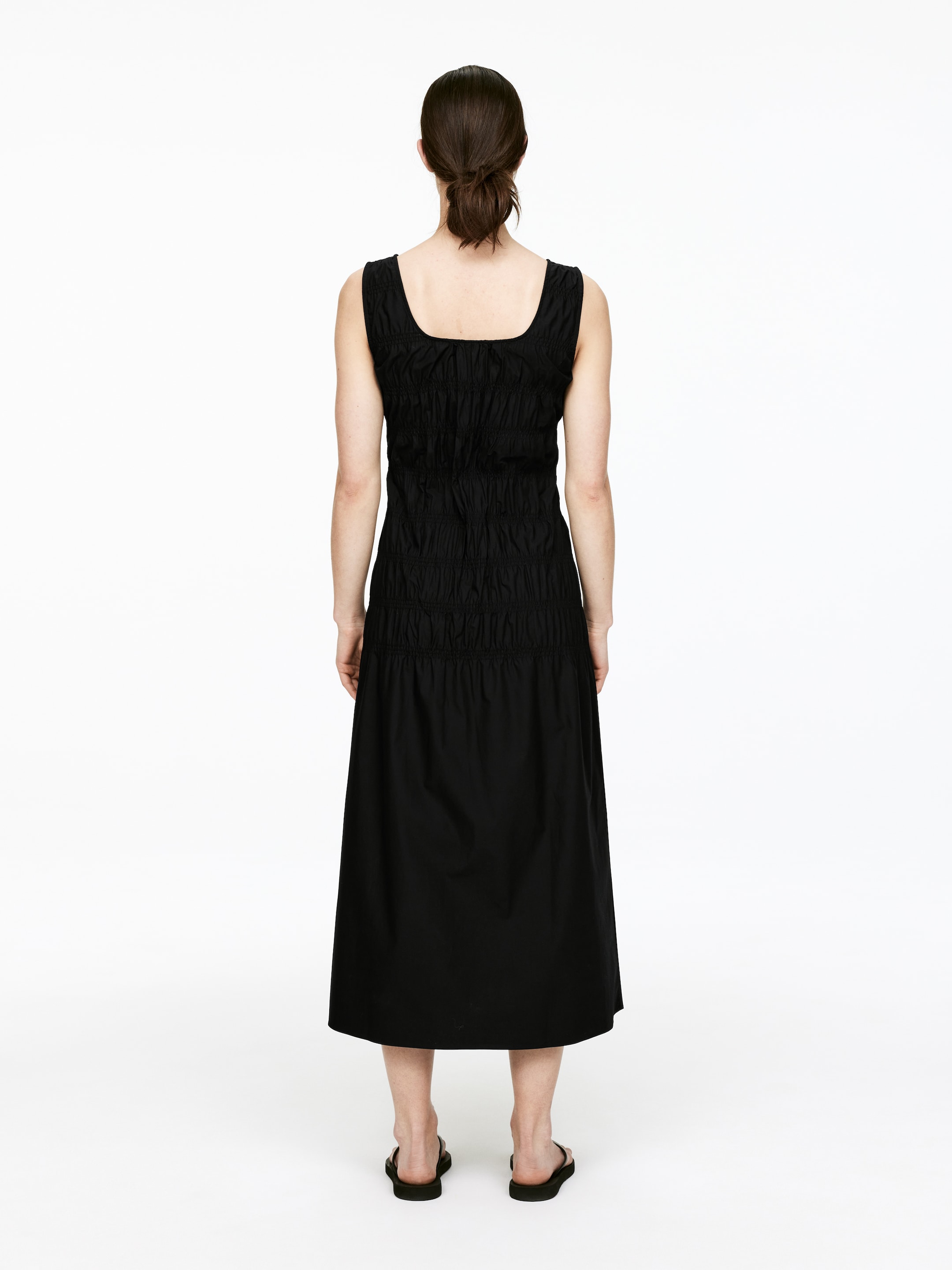 Grotere afbeelding bekijken: Jurk met smokwerk - Black - DAMES | H&M BE 2