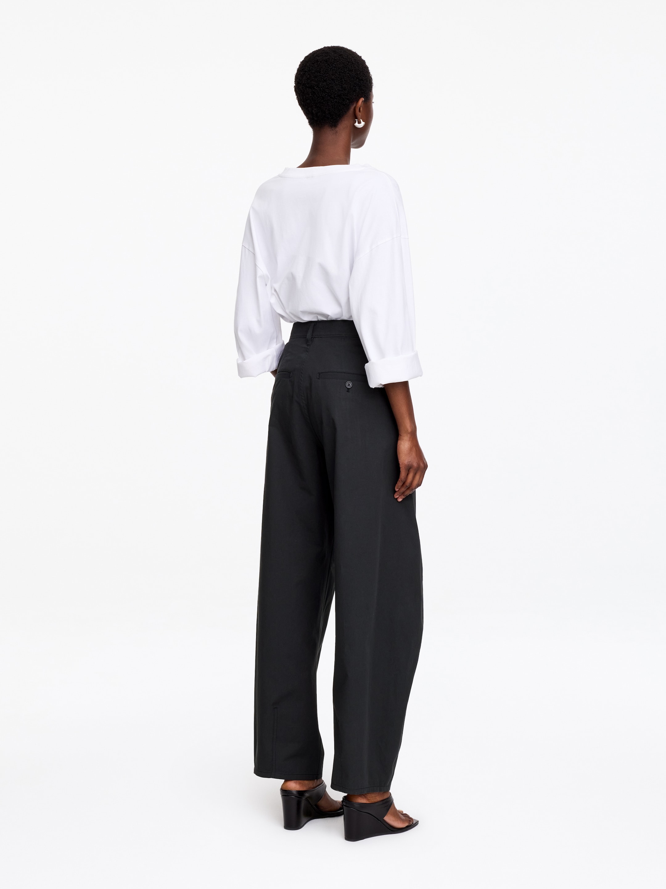 Pantalon jambes barrel - Noir - Loose fit - Femme - StillMedia/Lookbook - 2