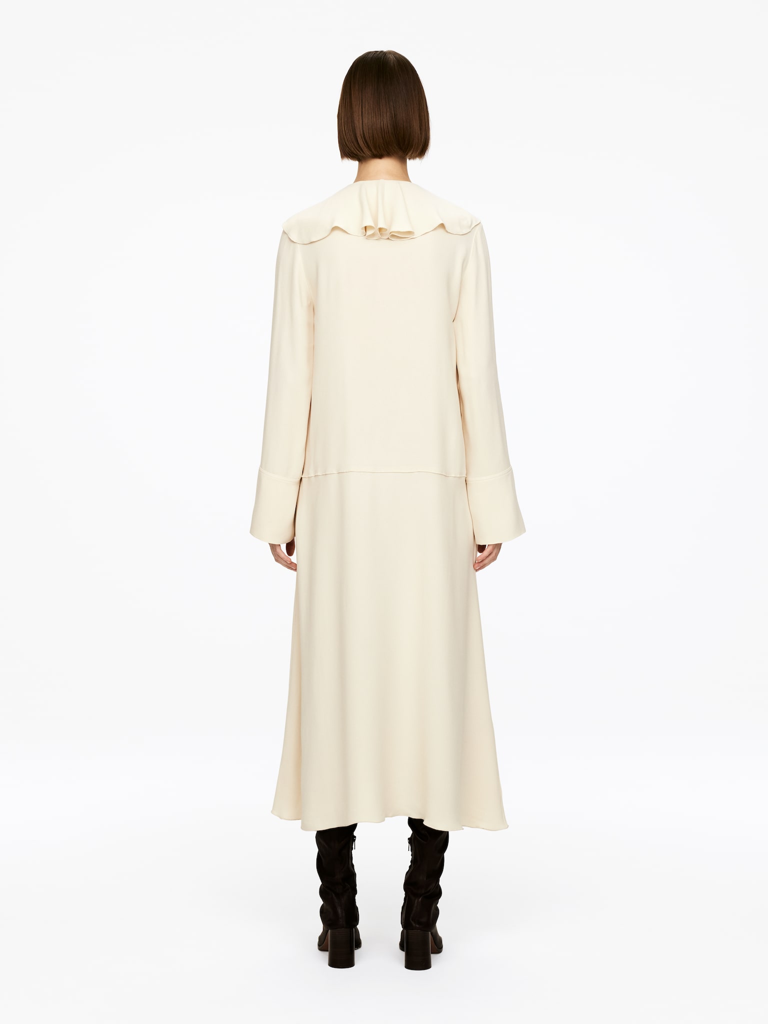 Robe à col volanté - Blanc cassé - 6