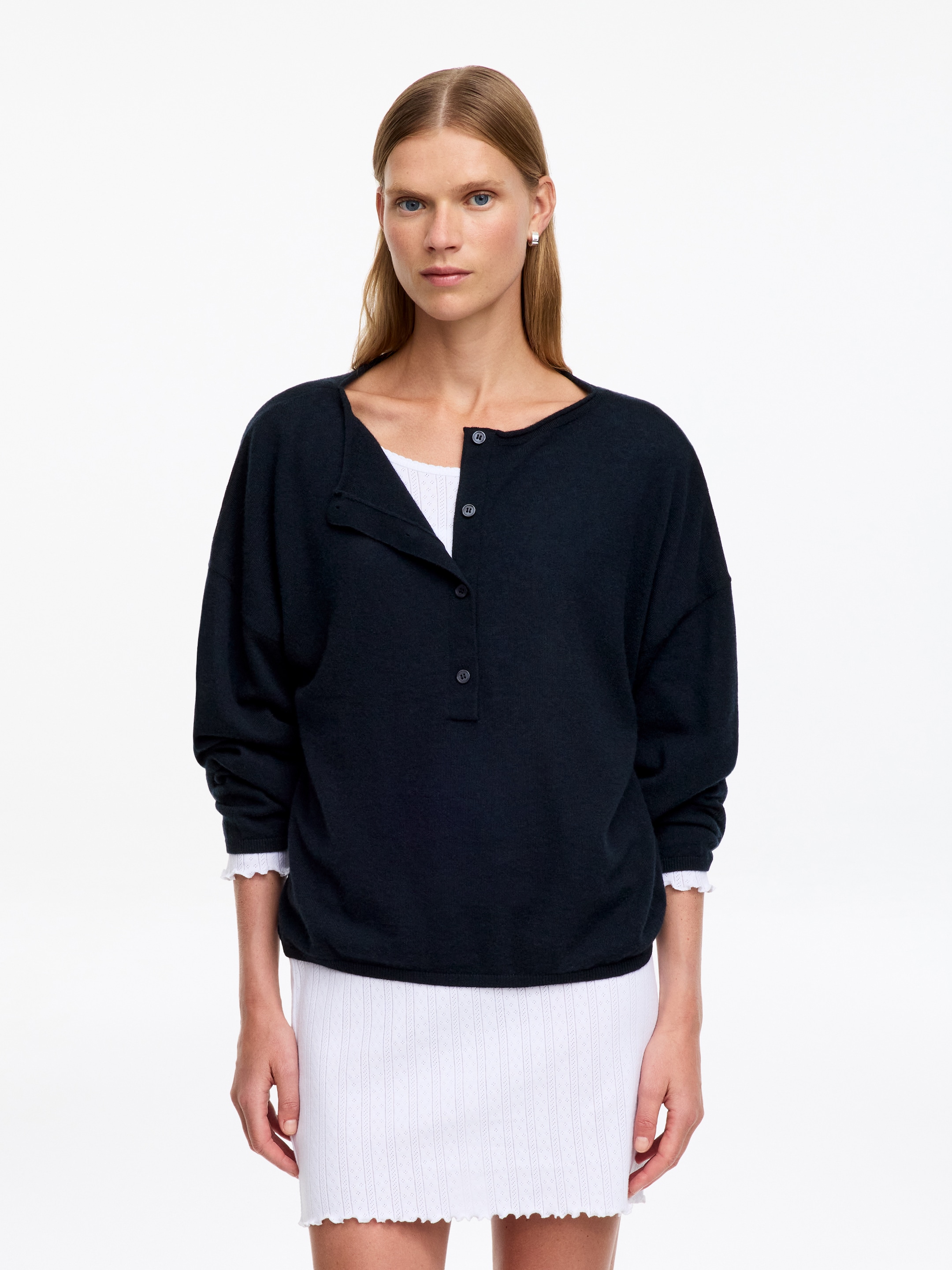 Pure Cashmere Boat-Neck Jumper - Dark Blue - Loose fit - women - StillMedia/Lookbook - 9