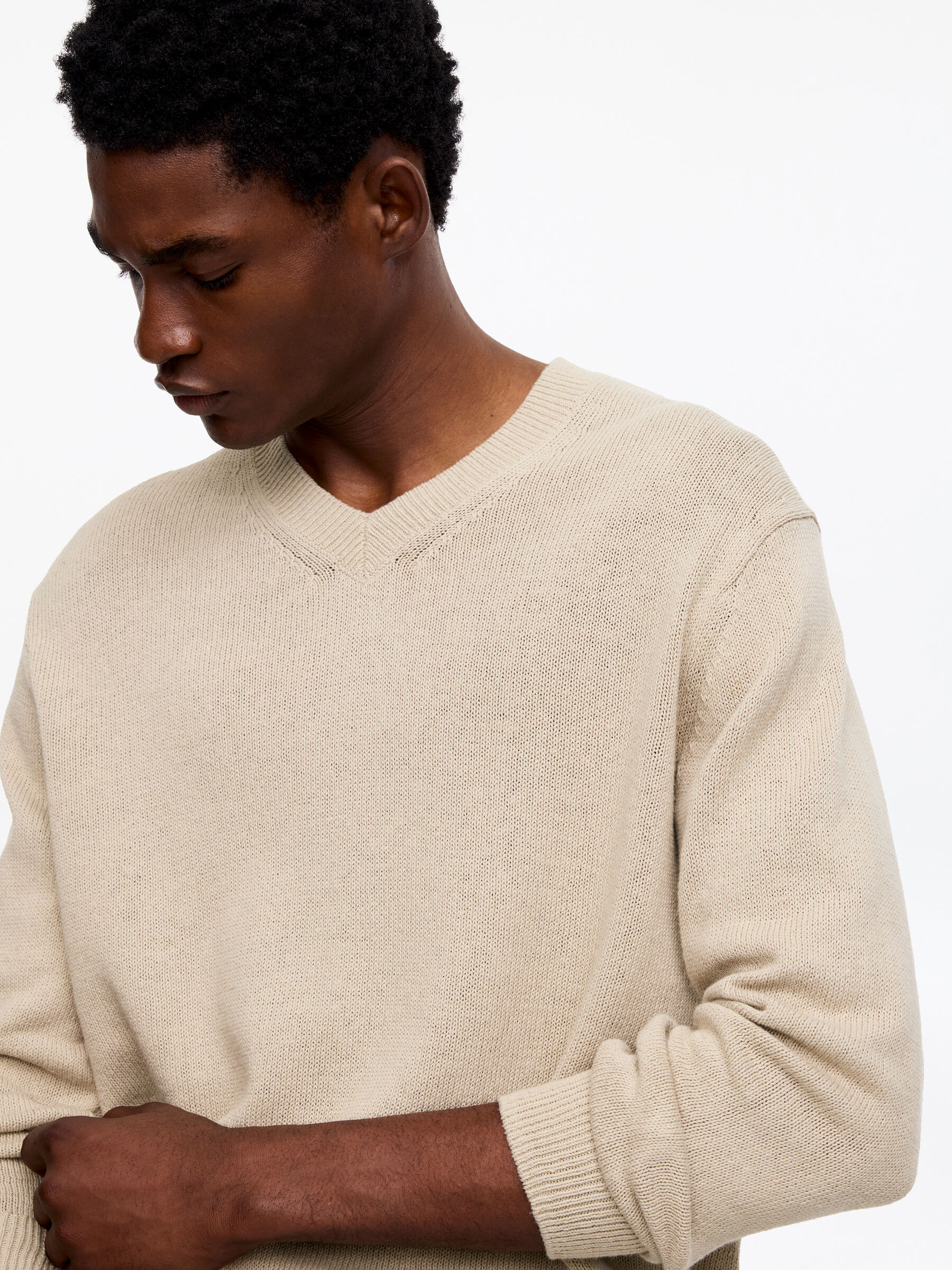Linen Cotton V-Neck Jumper - Beige - Regular fit - Men - StillMedia/Lookbook - 5