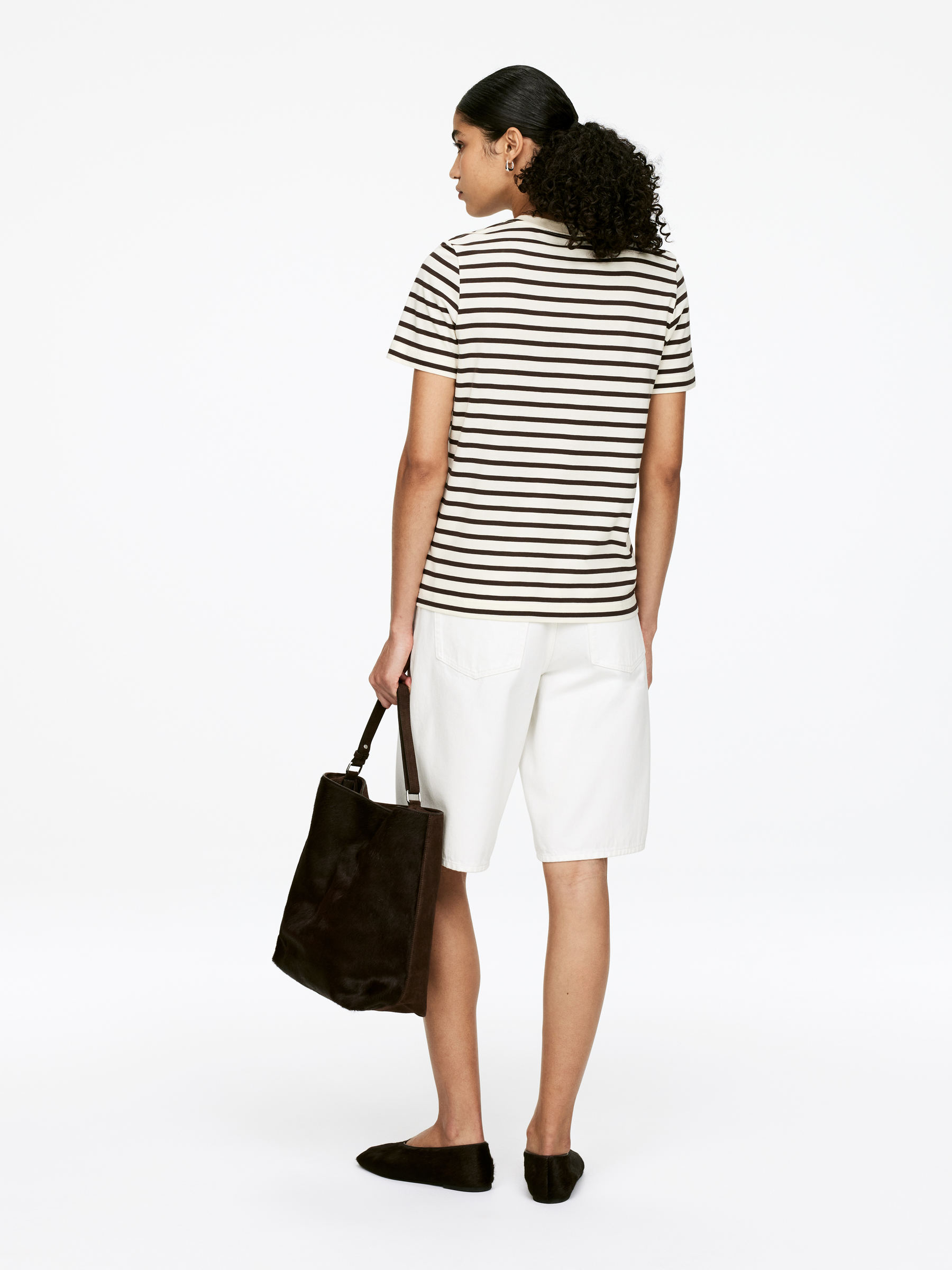 LILY Signature T-Shirt - Brown/Off White - Regular fit - Women - StillMedia/Lookbook - 5