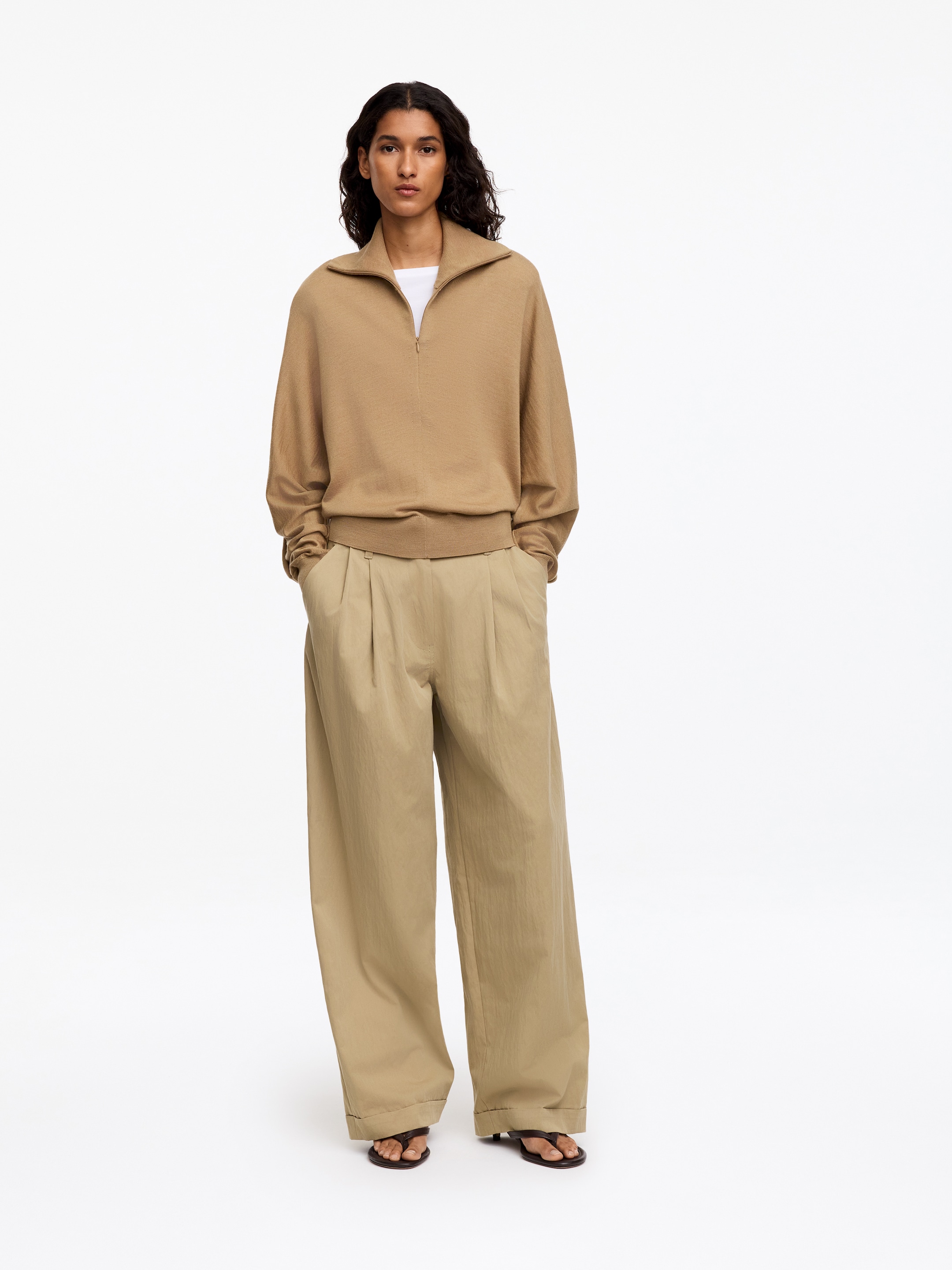 Pantalones chino holgados - Beige - Corte relajado - women - StillMedia/Lookbook - 2
