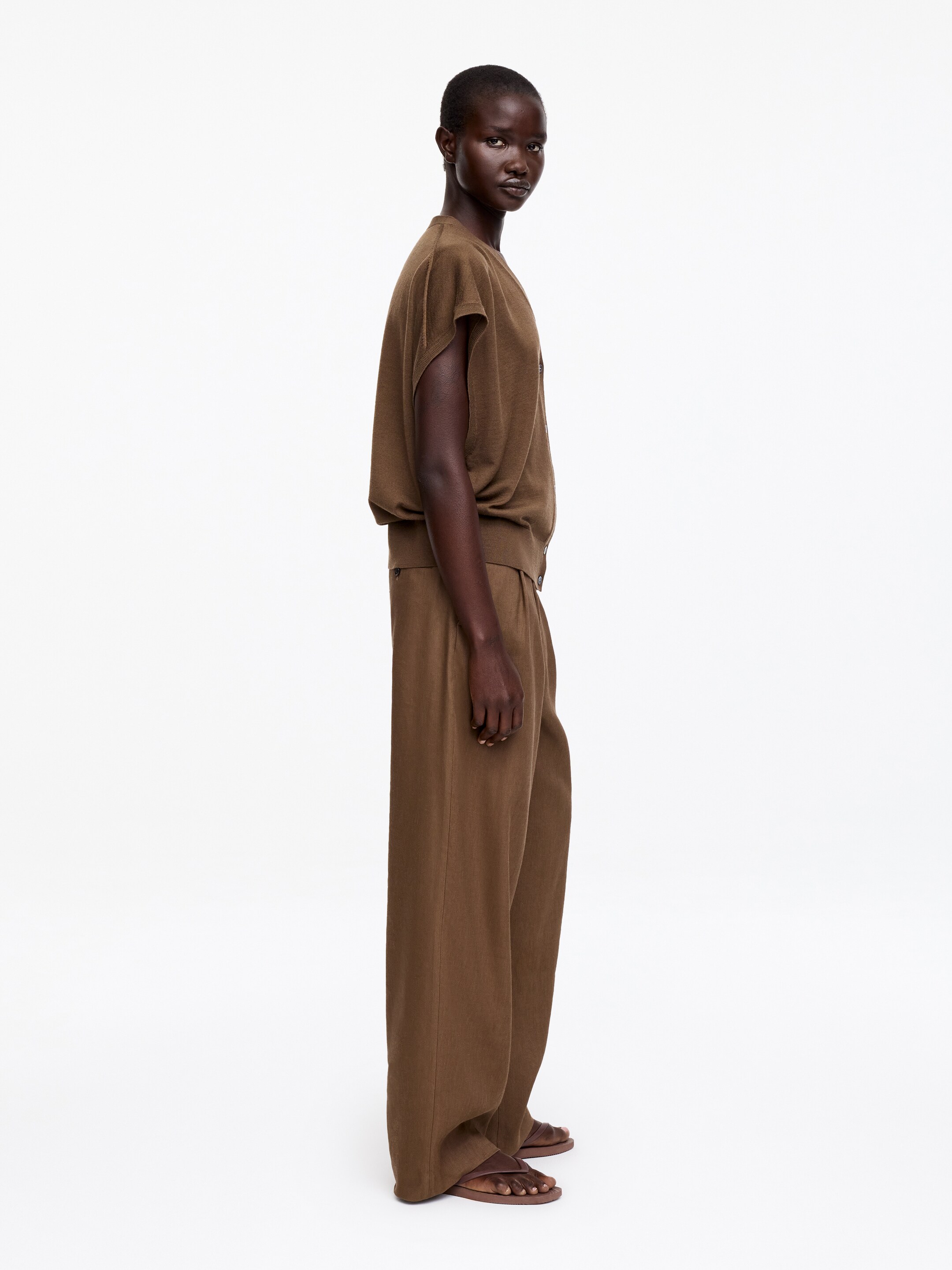 Weste aus Merinowolle - Braun - Loose Fit - Damen - StillMedia/Lookbook - 4