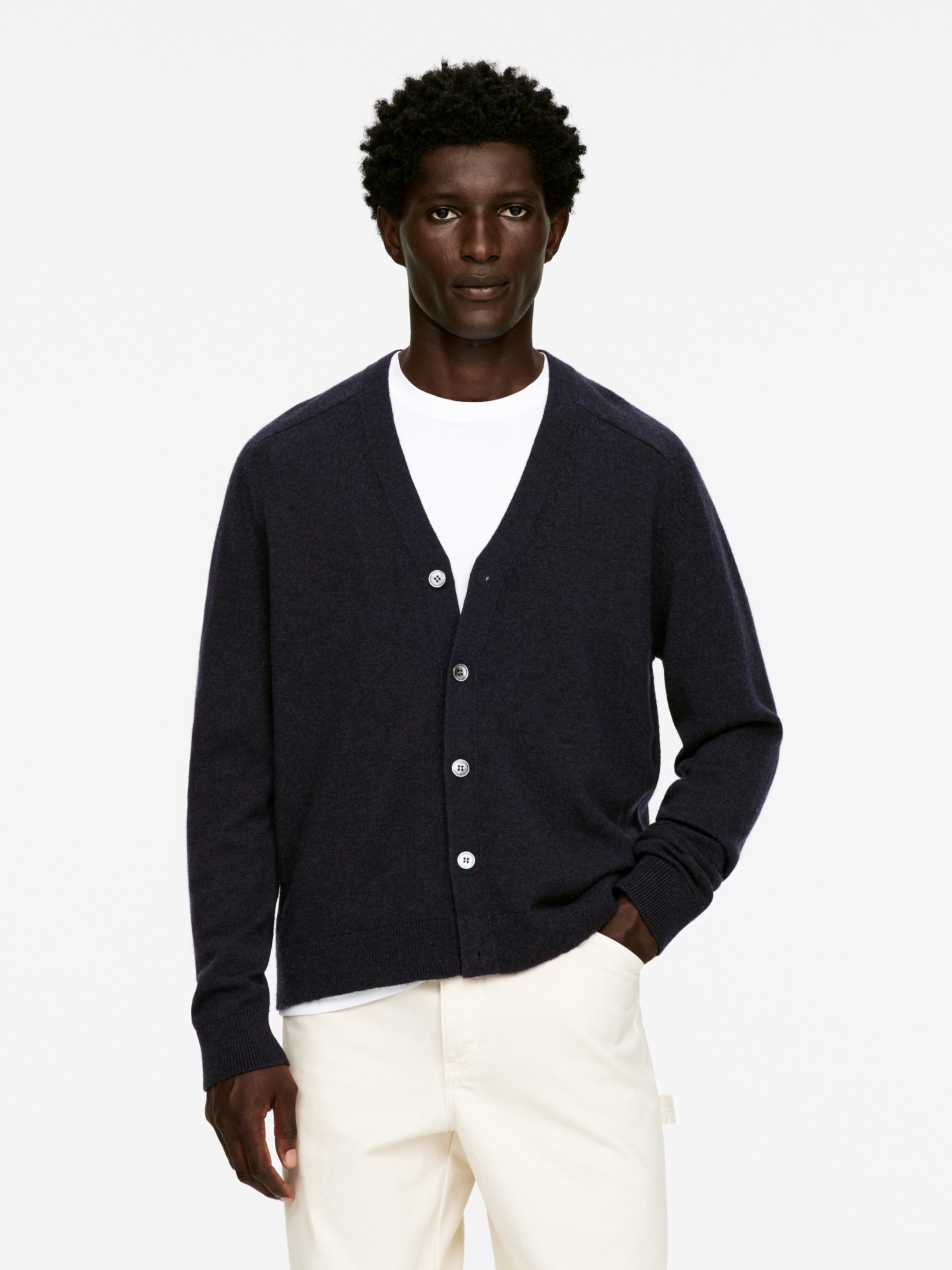 Agrandir l'image: Cardigan à col V en laine d'agneau - Bleu foncé - HOMME | H&M FR 1