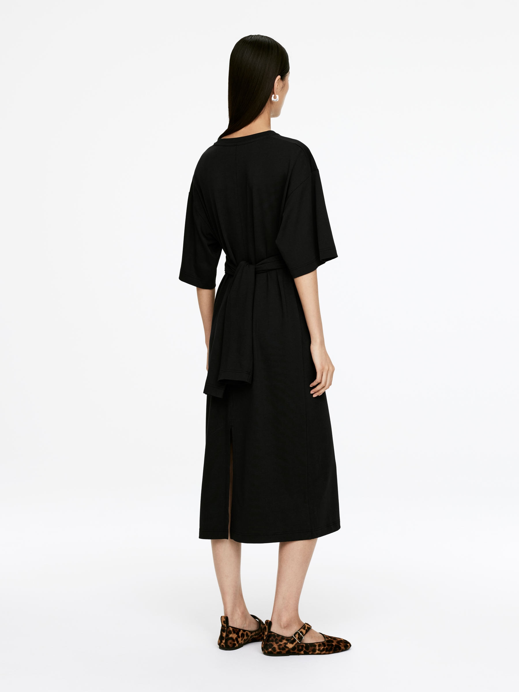 Vestido camiseta de corte midi - Negro - Corte estándar - Women - StillMedia/Lookbook - 4