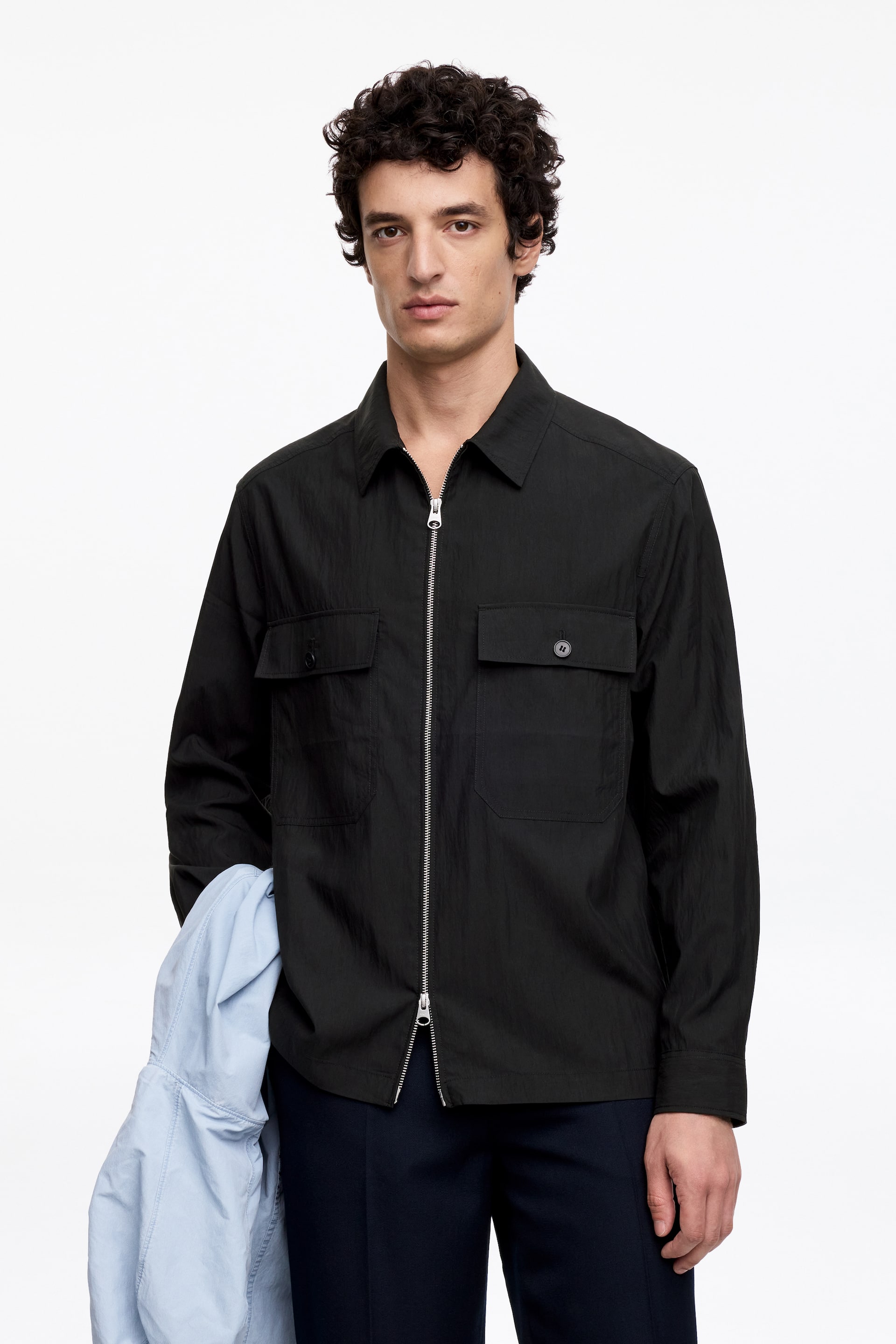Visa större bild: Overshirt i lyocell - Svart - HERR | H&M SE 1