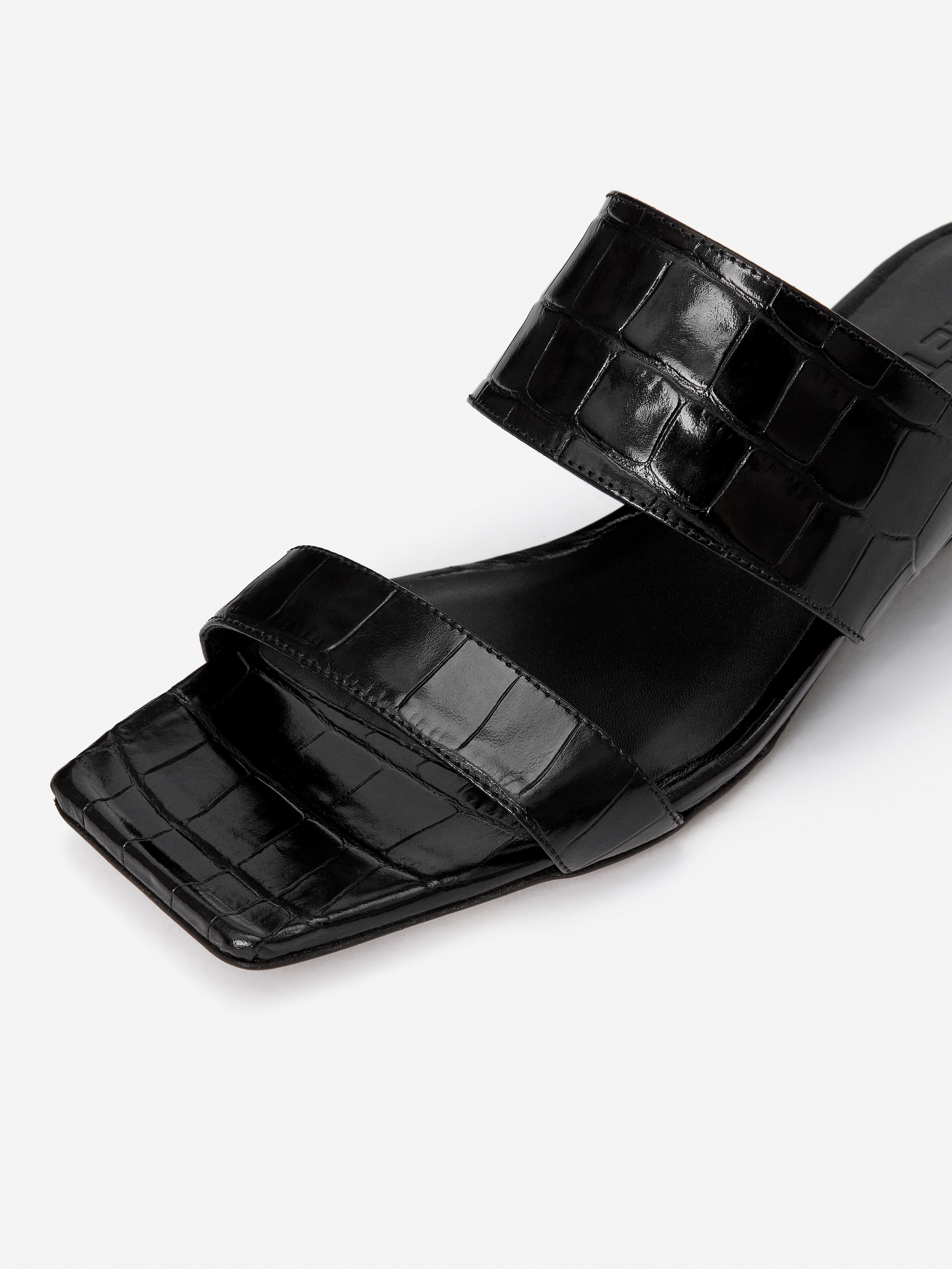 Leather Strap Sandals - Black/Faux Crocodile - Women - StillMedia/DescriptiveDetail - 1