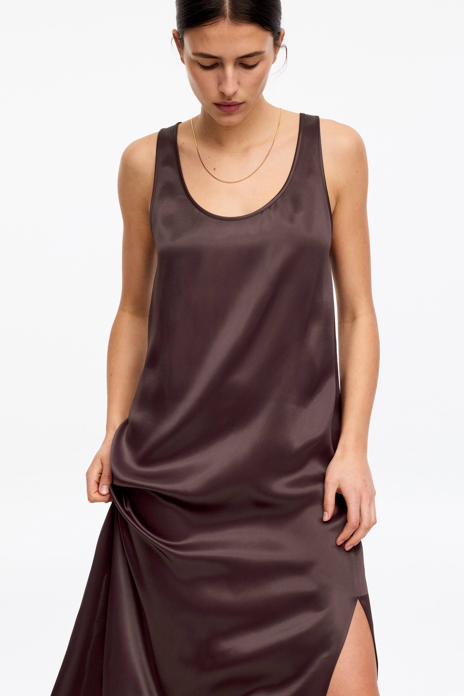 Abito in raso senza maniche - Marrone - 4