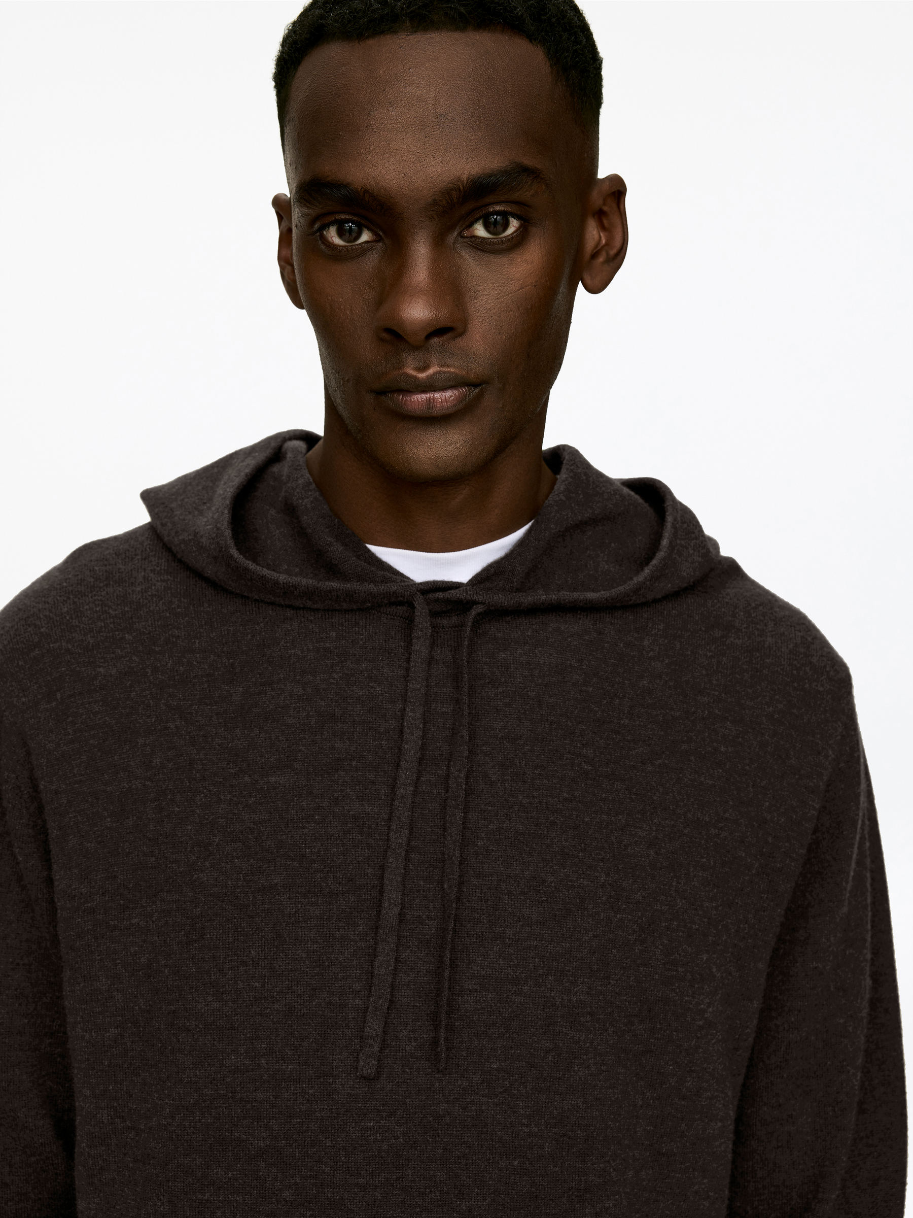 Sweat à capuche en laine et cachemire - Marron foncé - Loose fit - Homme - StillMedia/Lookbook - 5