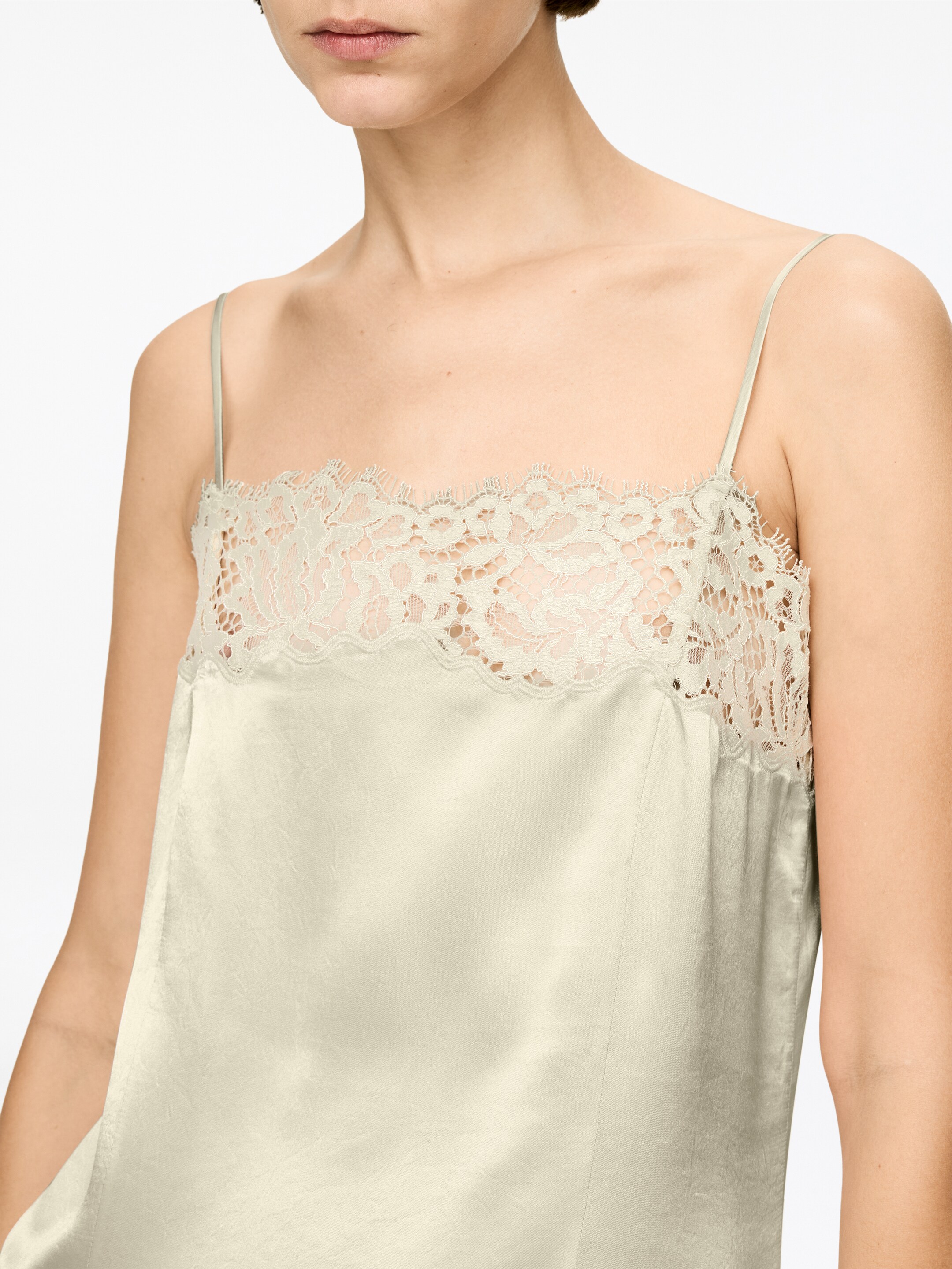 Vis større bilde: Stroppekjole med blondedetaljer - Lys beige - DAME | H&M NO 2