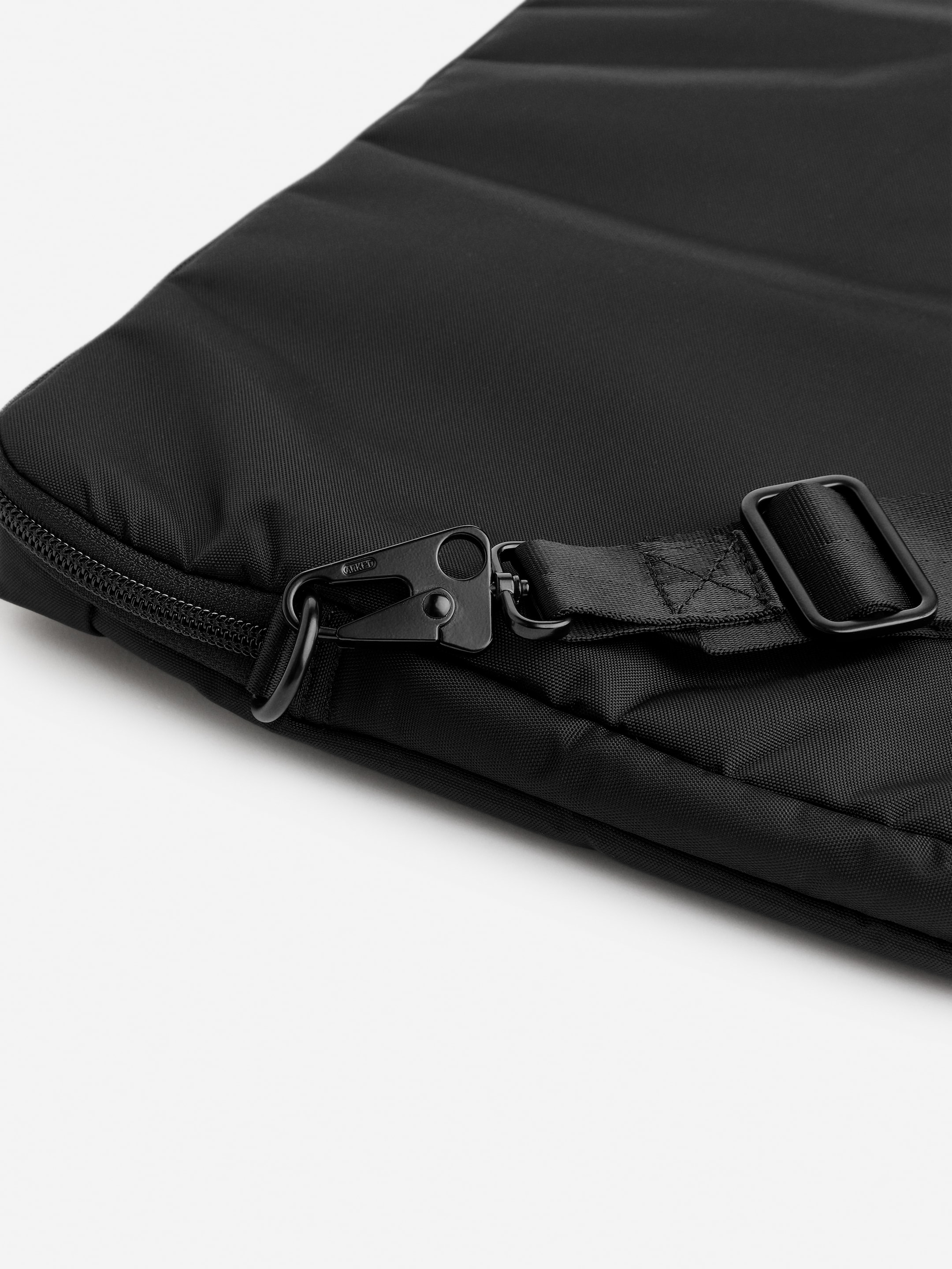Zobacz większy obraz: Pokrowiec na laptopa 13 cali i 16 cali - Czarny - ON | H&M PL 7