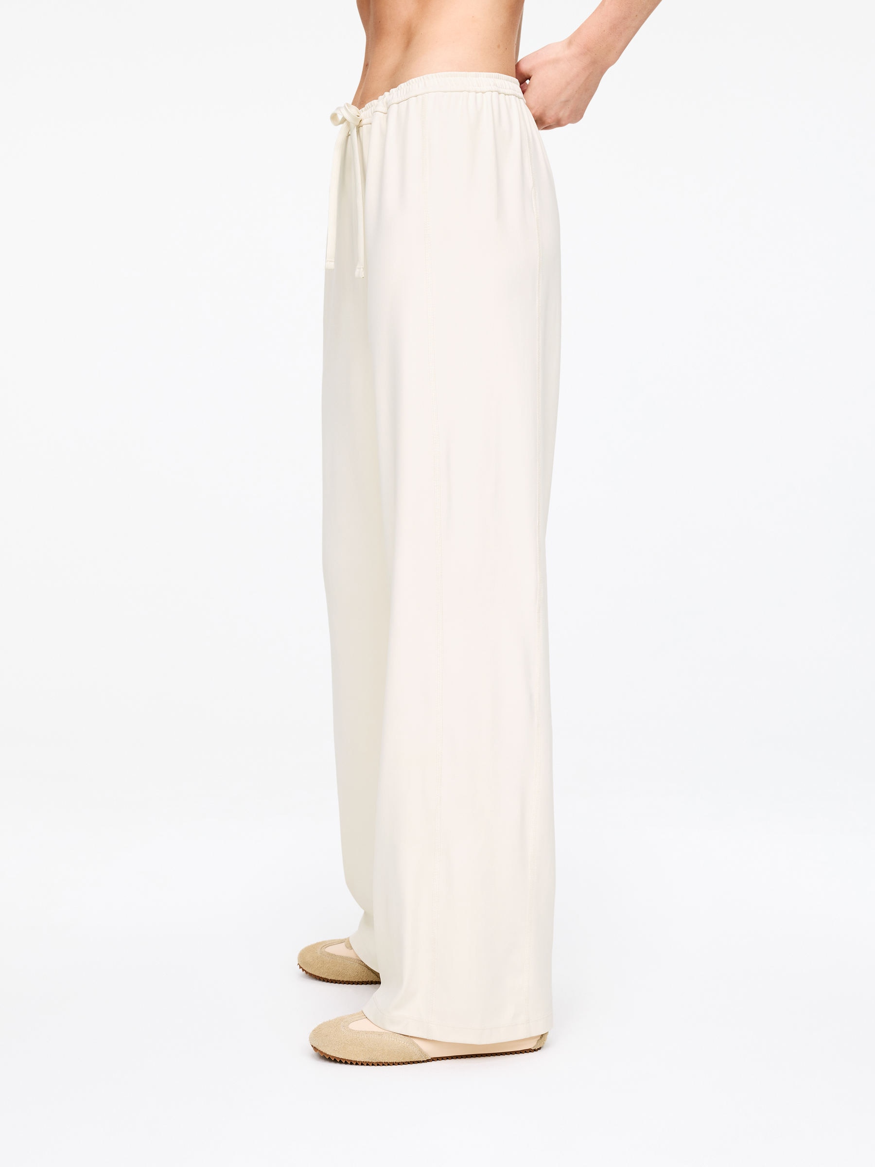 Wide Sports Trousers - White - Loose fit - Women - StillMedia/Lookbook - 5