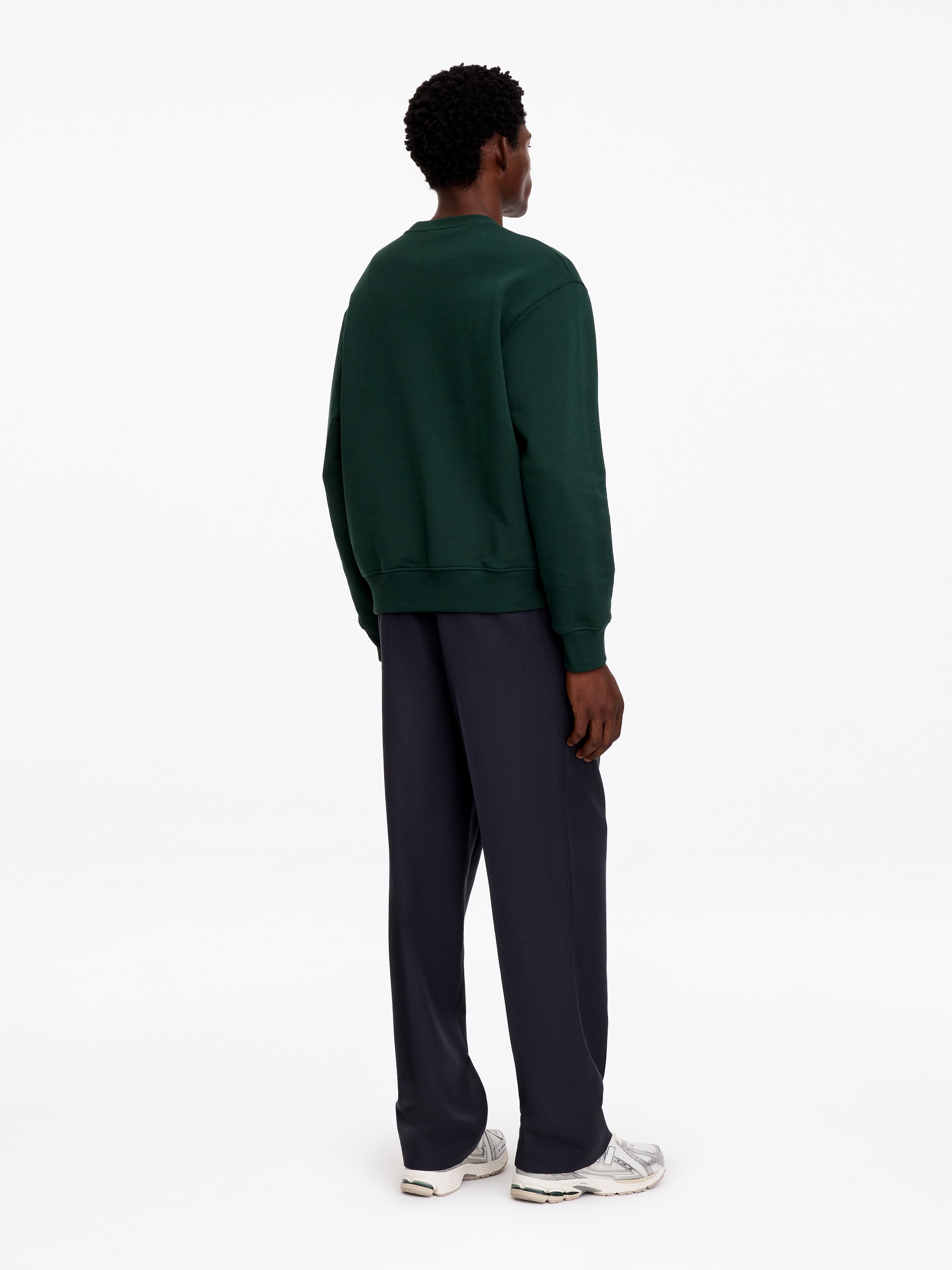 Heavyweight Sweatshirt - Dark Green - Relaxed fit - men - StillMedia/Lookbook - 5
