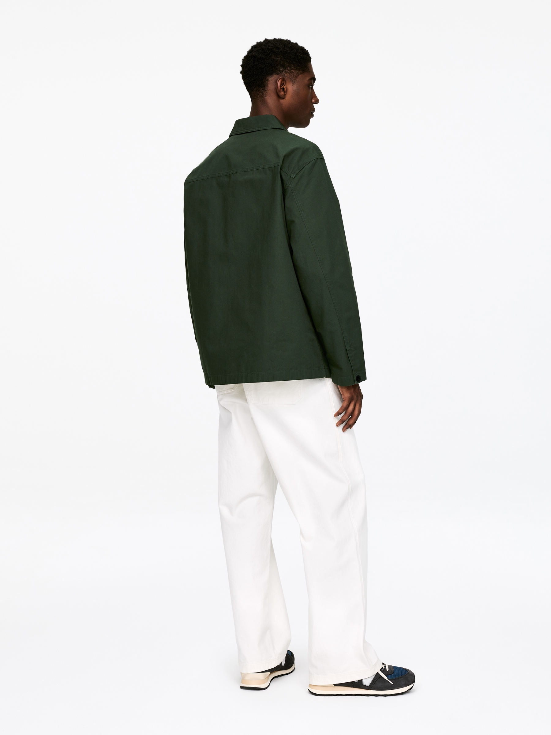 ARKET CAFÉ Cotton Overshirt - Dark Green - Loose fit - Men - StillMedia/Lookbook - 1